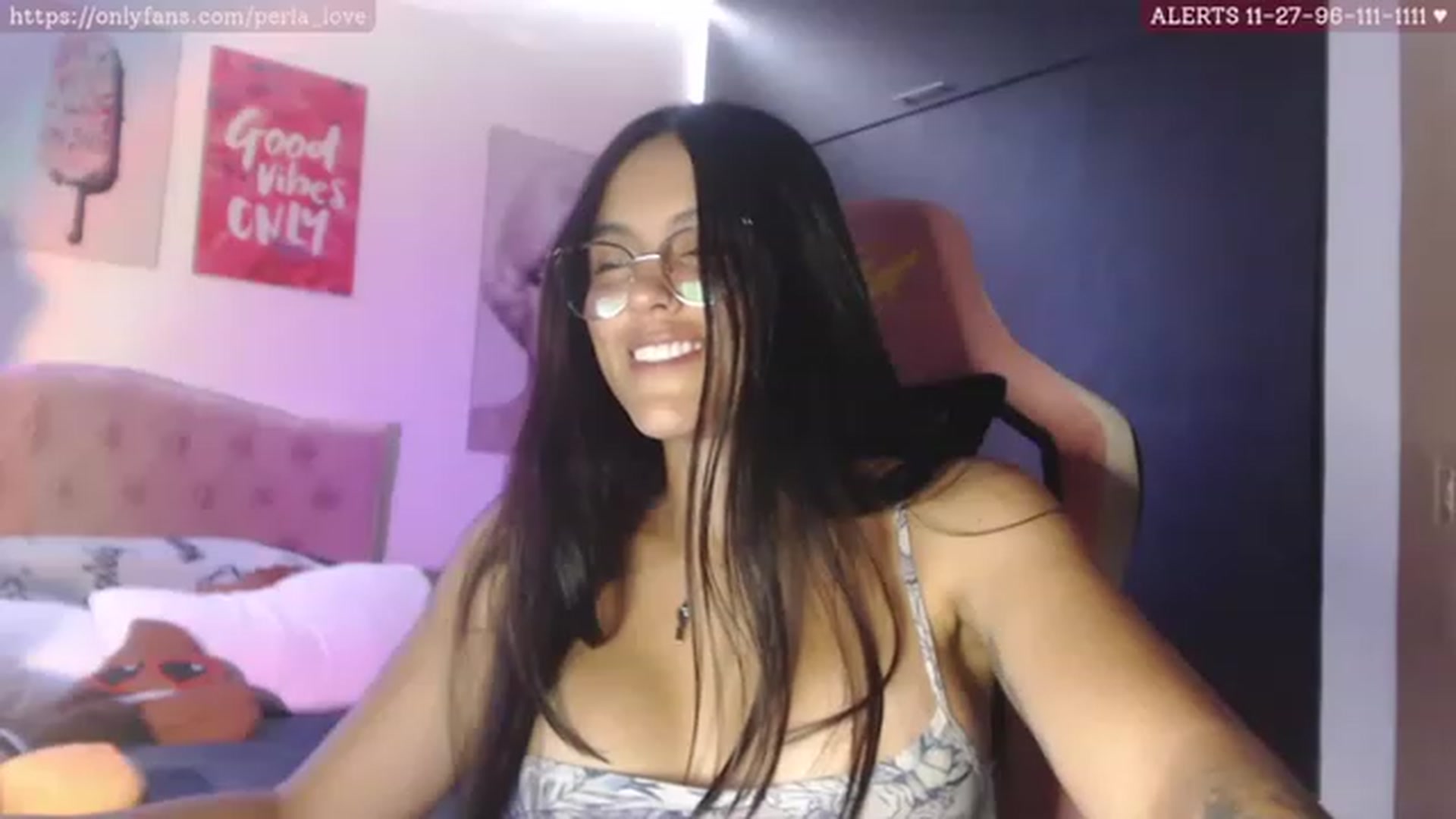 Gallery image thumbnail from Perla_Love's myfreecams stream on, 06/13/2023, 16:45 image 13 of 20