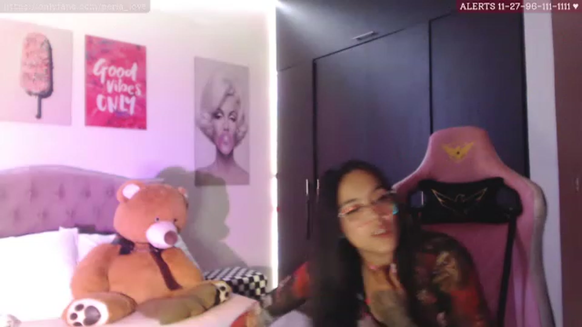 Gallery image thumbnail from Perla_Love's myfreecams stream on, 06/20/2023, 15:29 image 8 of 20