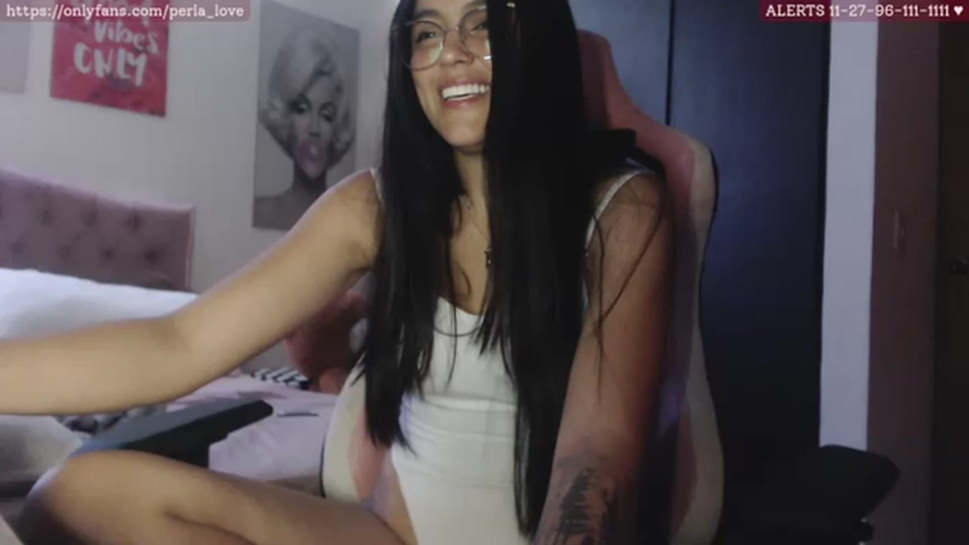 Gallery image thumbnail from Perla_Love's myfreecams stream on, 06/23/2023, 02:55 image 12 of 20