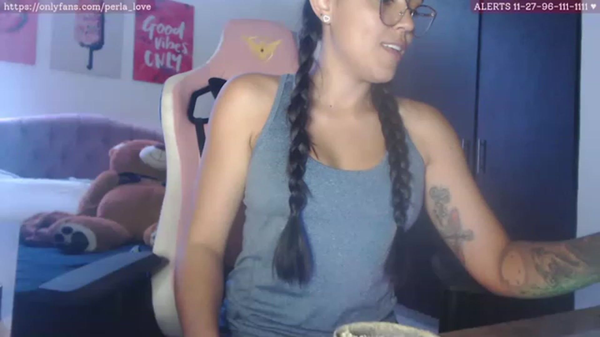 Gallery image thumbnail from Perla_Love's myfreecams stream on, 06/28/2023, 18:09 image 1 of 20
