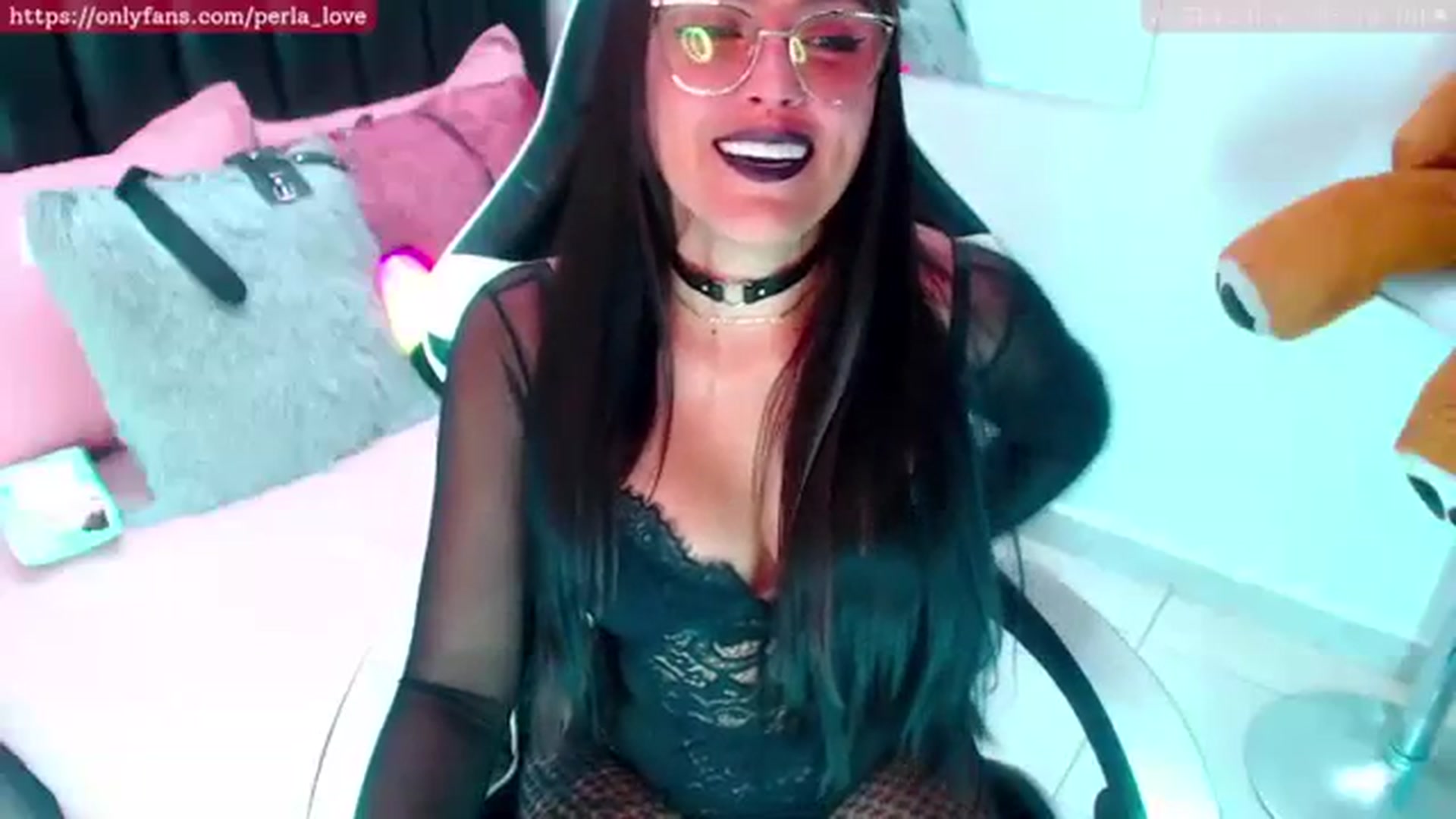 Gallery image thumbnail from Perla_Love's myfreecams stream on, 08/22/2023, 15:18 image 8 of 20