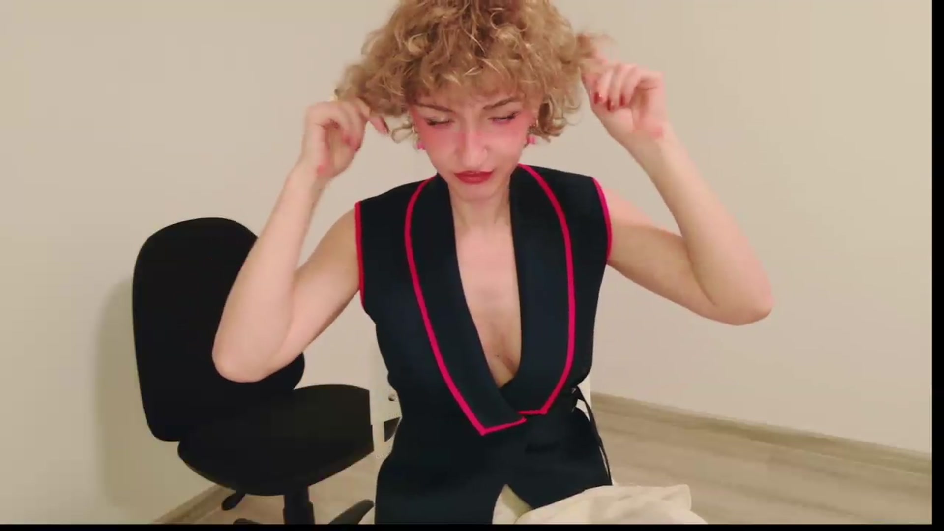 Gallery image thumbnail from Perlaa's myfreecams stream on, 06/13/2026, 21:58 image 8 of 20