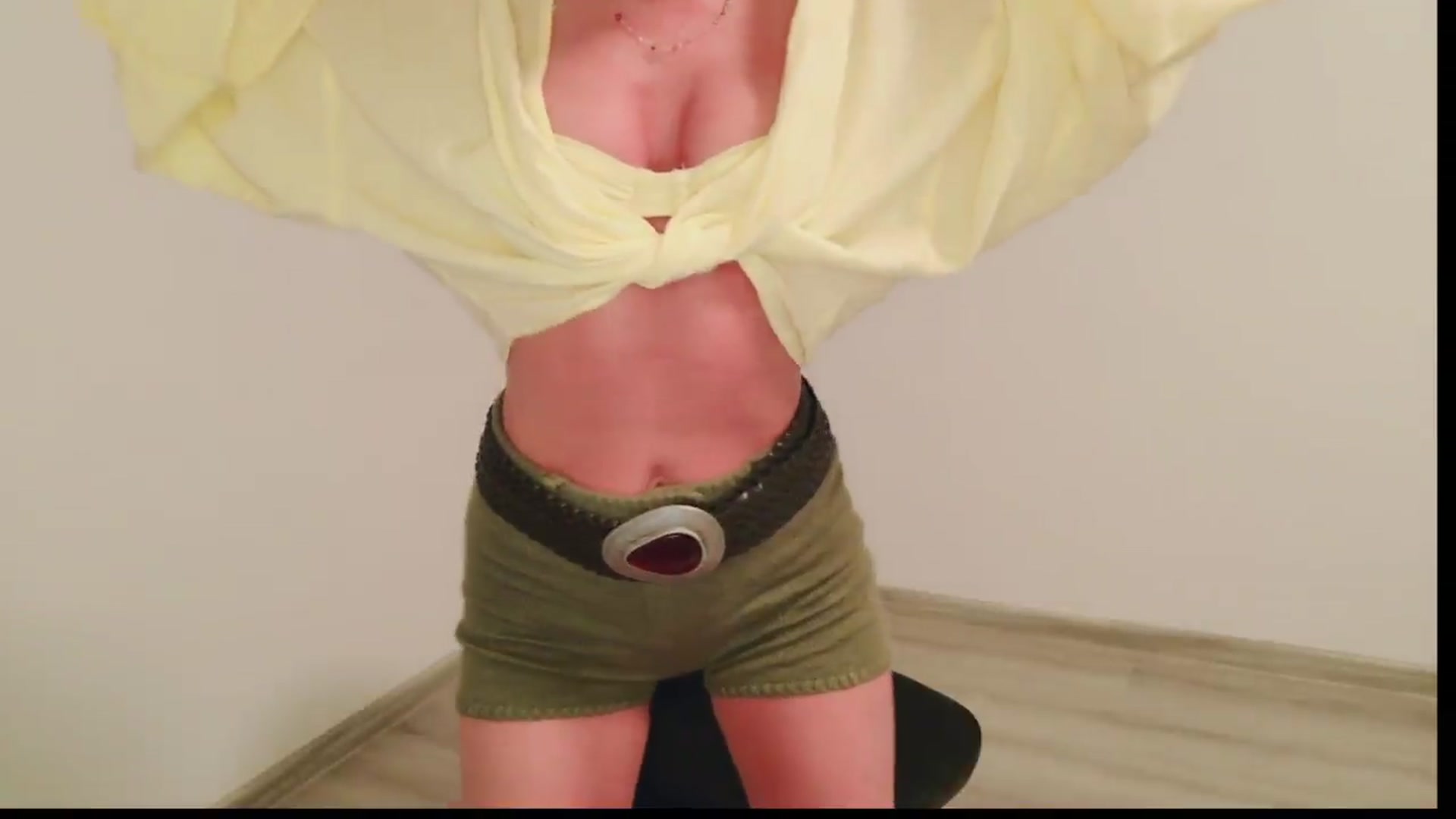 Gallery image thumbnail from Perlaa's myfreecams stream on, 06/20/2026, 20:08 image 9 of 20