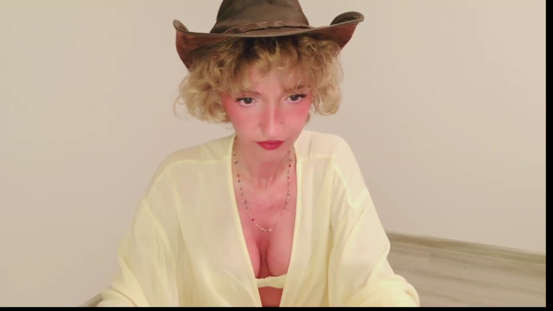 Gallery image thumbnail from Perlaa's myfreecams stream on, 06/20/2026, 20:08 image 20 of 20