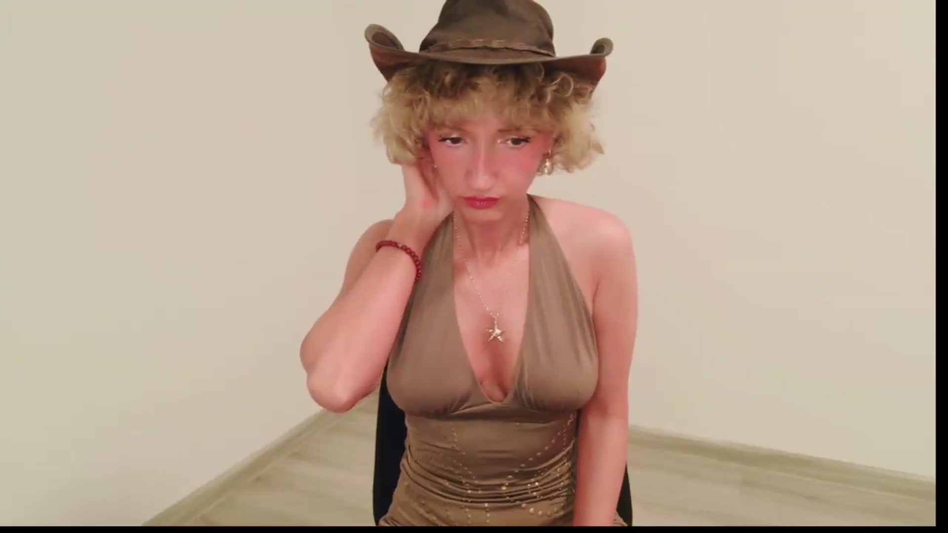 Gallery image thumbnail from Perlaa's myfreecams stream on, 06/28/2026, 20:36 image 15 of 20