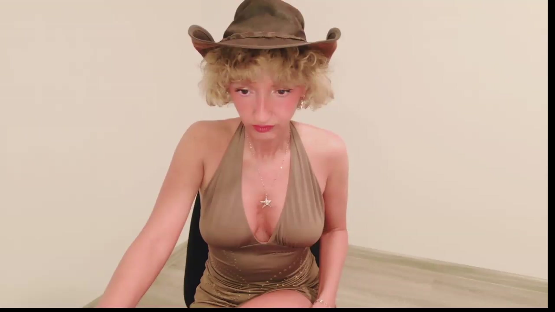Gallery image thumbnail from Perlaa's myfreecams stream on, 06/28/2026, 20:36 image 11 of 20