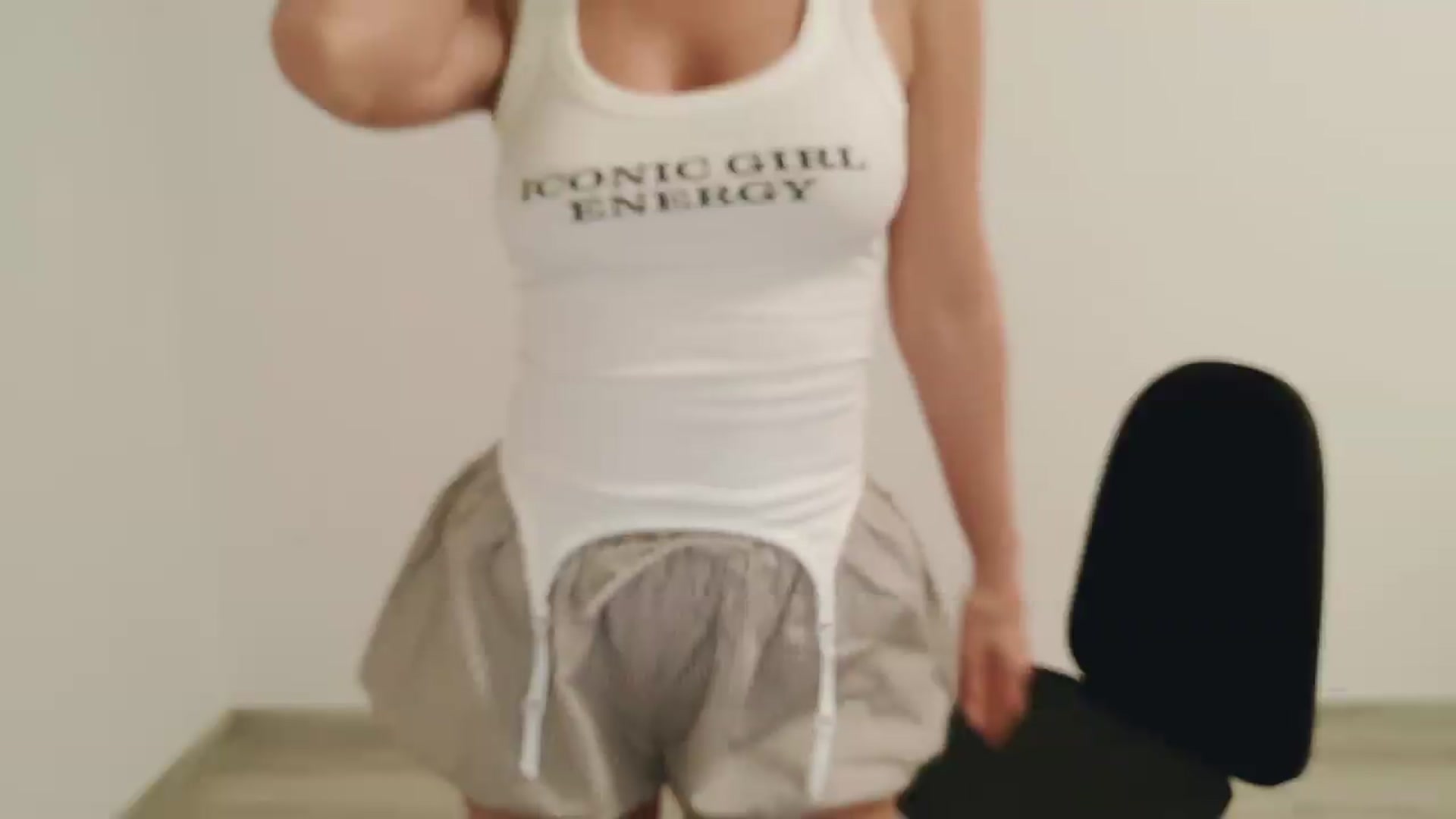 Gallery image thumbnail from Perlaa's myfreecams stream on, 08/02/2026, 21:32 image 8 of 20