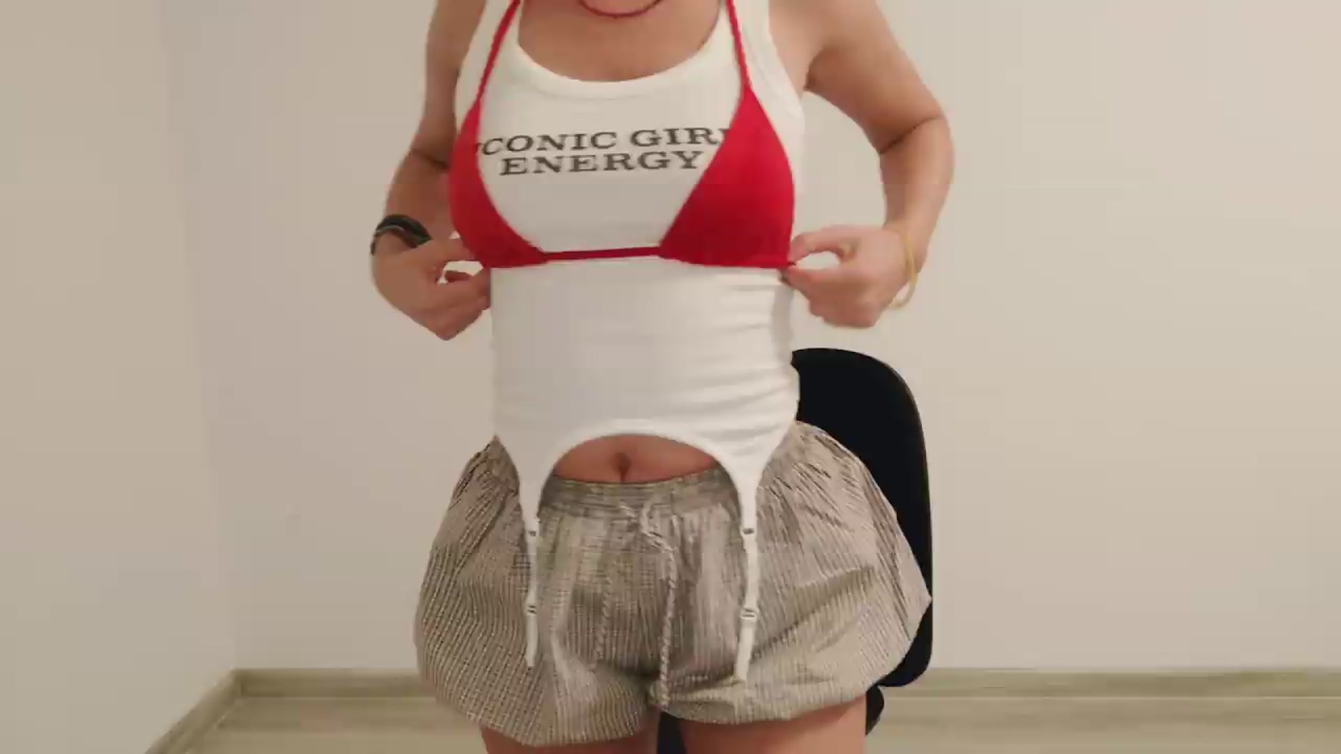 Gallery image thumbnail from Perlaa's myfreecams stream on, 08/03/2026, 06:03 image 18 of 20