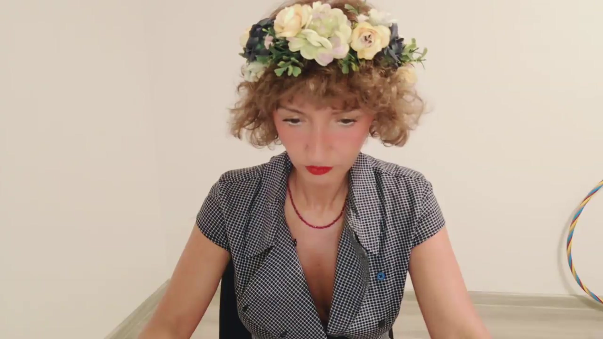 Gallery image thumbnail from Perlaa's myfreecams stream on, 08/04/2026, 22:27 image 16 of 20