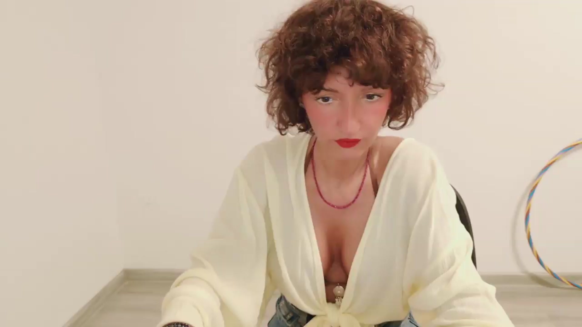 Gallery image thumbnail from Perlaa's myfreecams stream on, 08/10/2026, 20:12 image 6 of 20