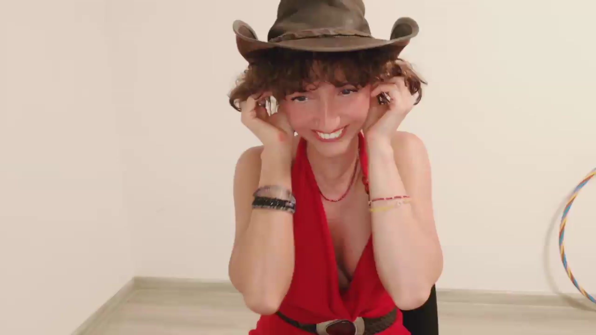 Gallery image thumbnail from Perlaa's myfreecams stream on, 08/12/2026, 02:48 image 12 of 20