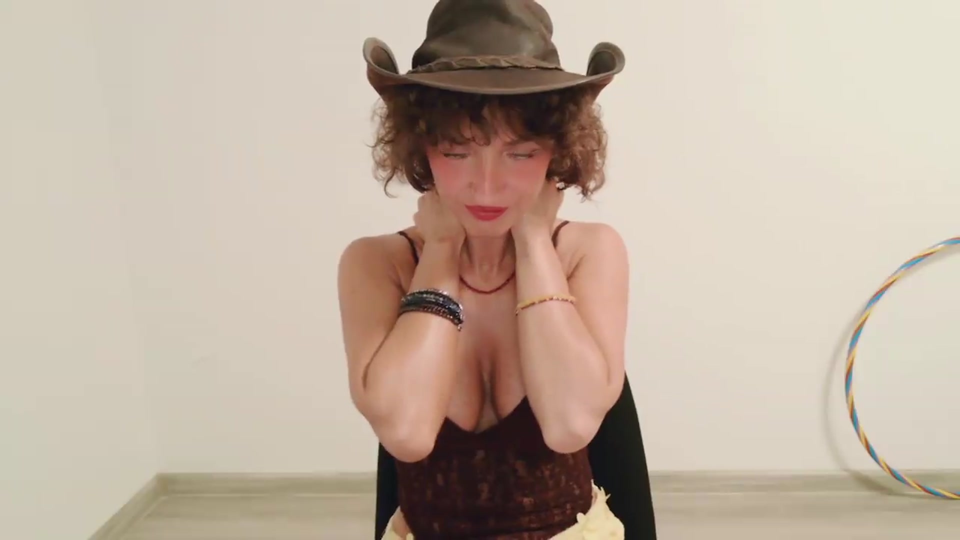 Gallery image thumbnail from Perlaa's myfreecams stream on, 08/12/2026, 21:48 image 18 of 20