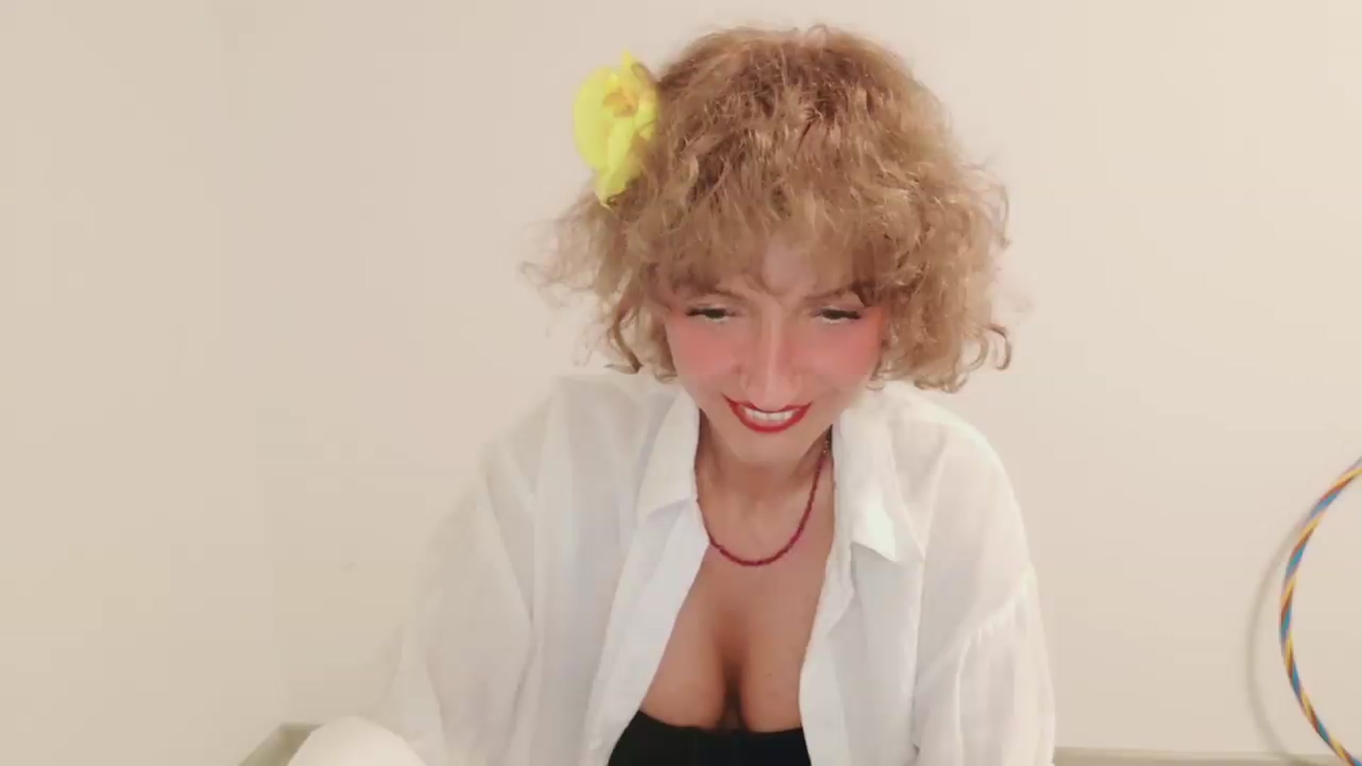 Gallery image thumbnail from Perlaa's myfreecams stream on, 08/16/2026, 02:45 image 7 of 20