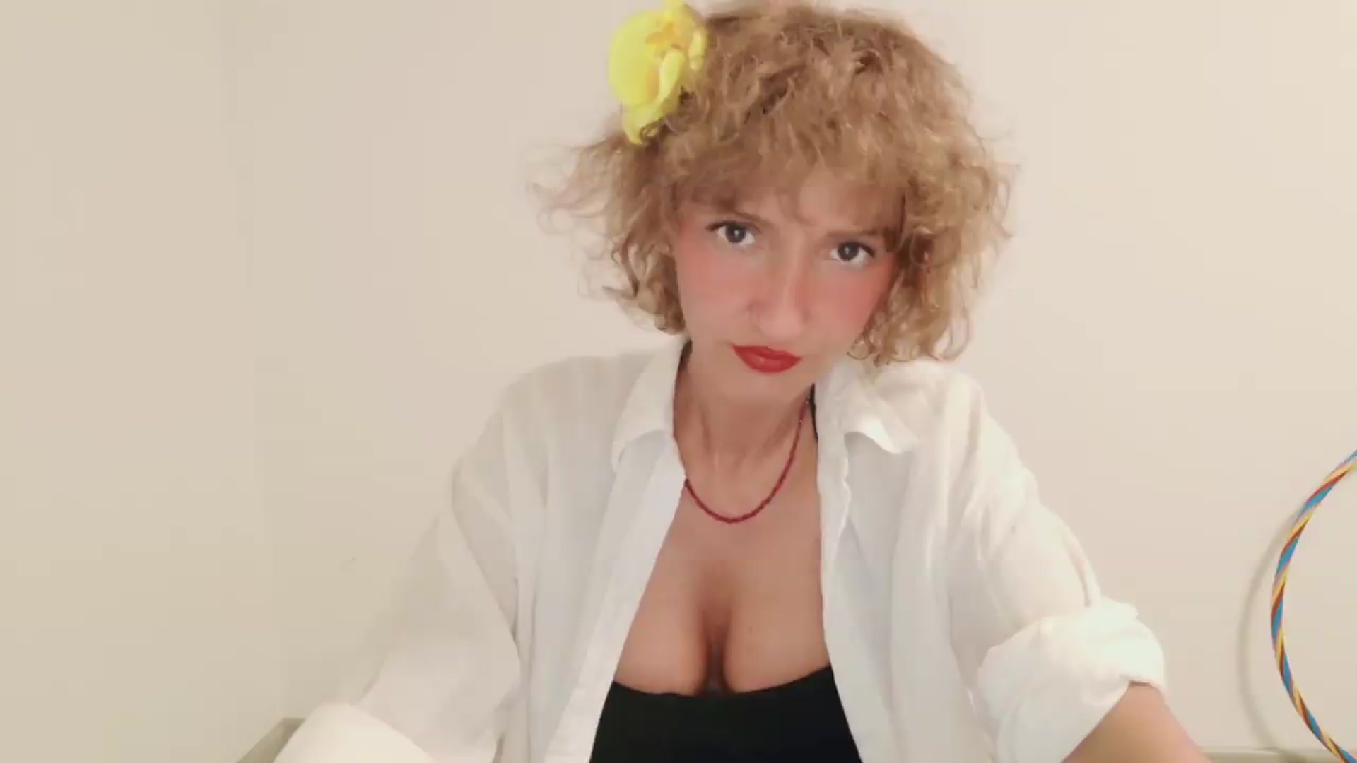 Gallery image thumbnail from Perlaa's myfreecams stream on, 08/16/2026, 02:45 image 3 of 20