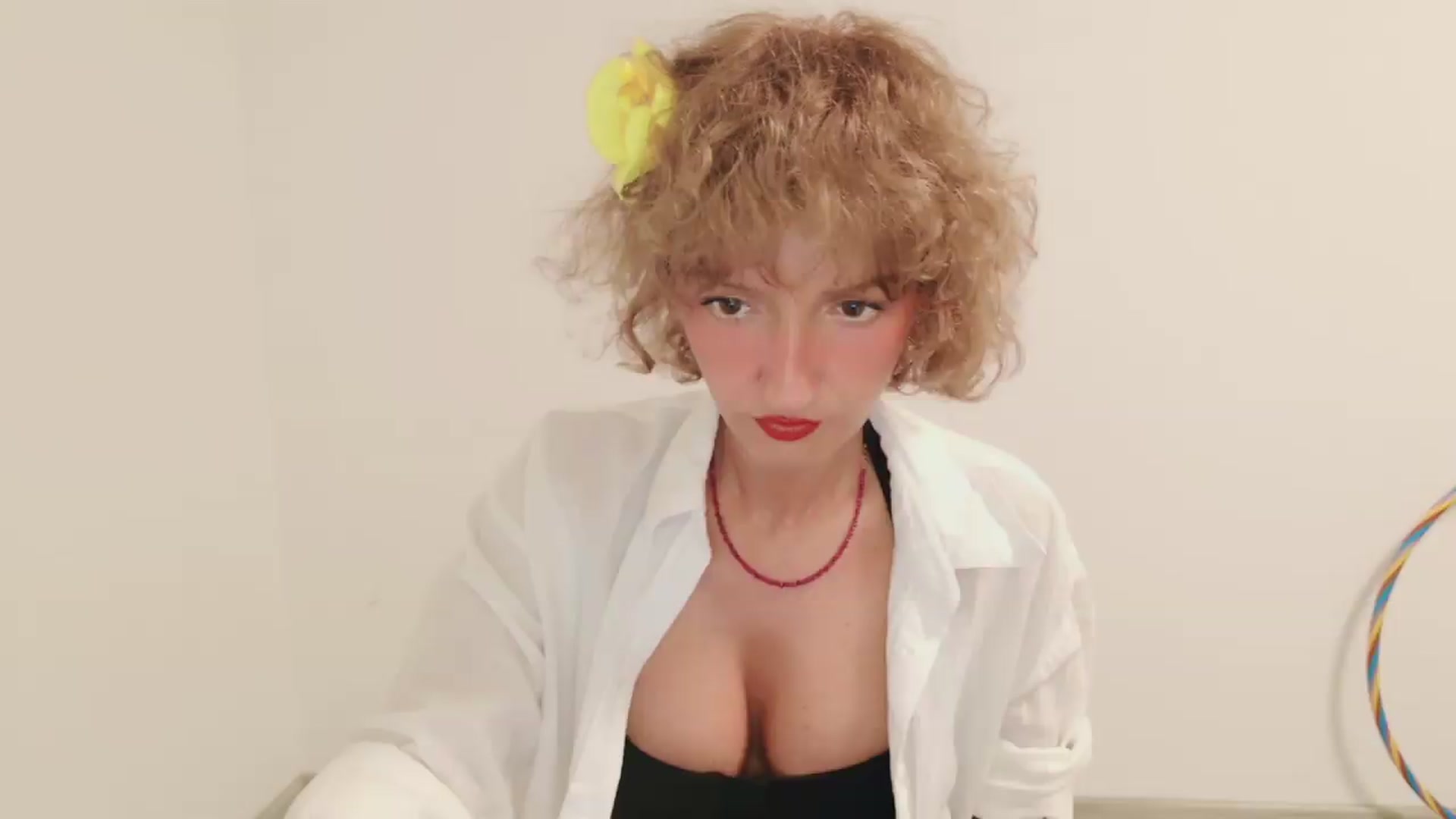 Gallery image thumbnail from Perlaa's myfreecams stream on, 08/16/2026, 02:45 image 5 of 20