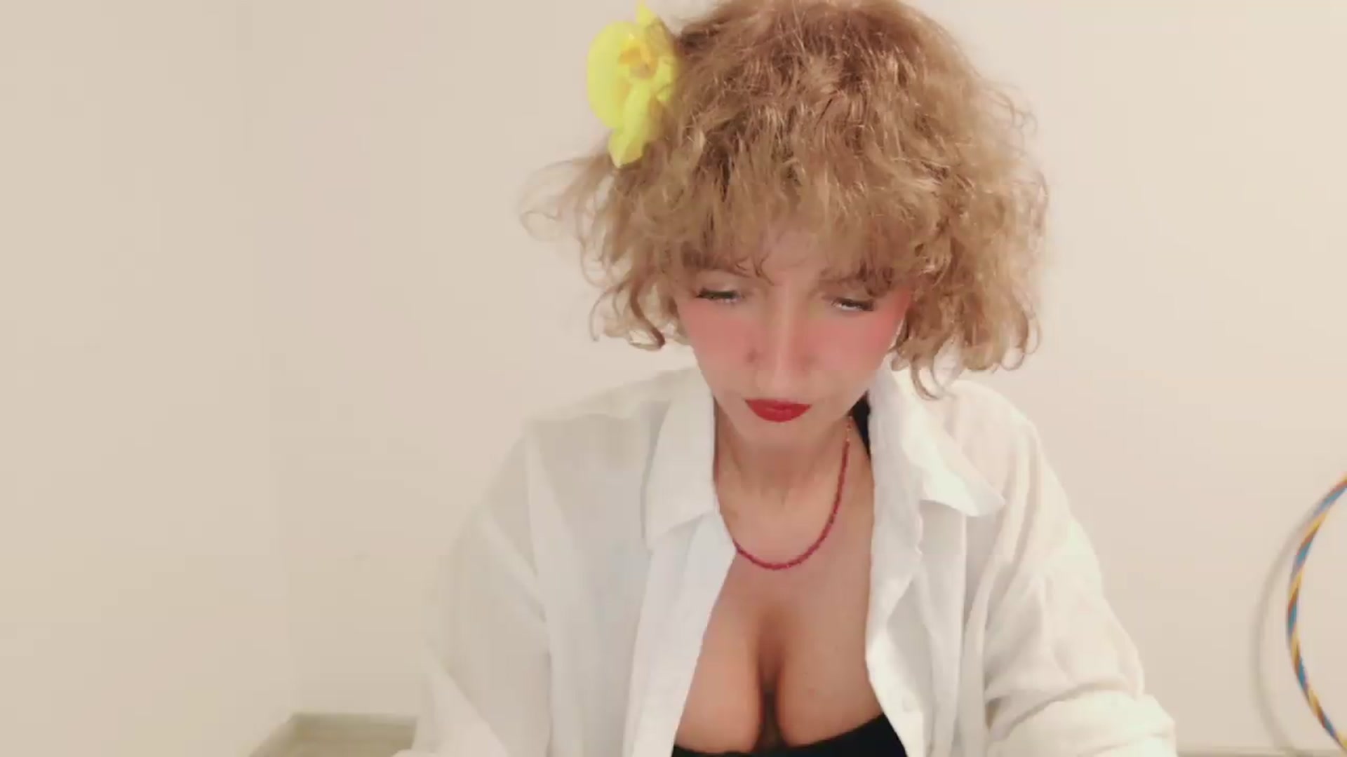 Gallery image thumbnail from Perlaa's myfreecams stream on, 08/16/2026, 02:45 image 19 of 20