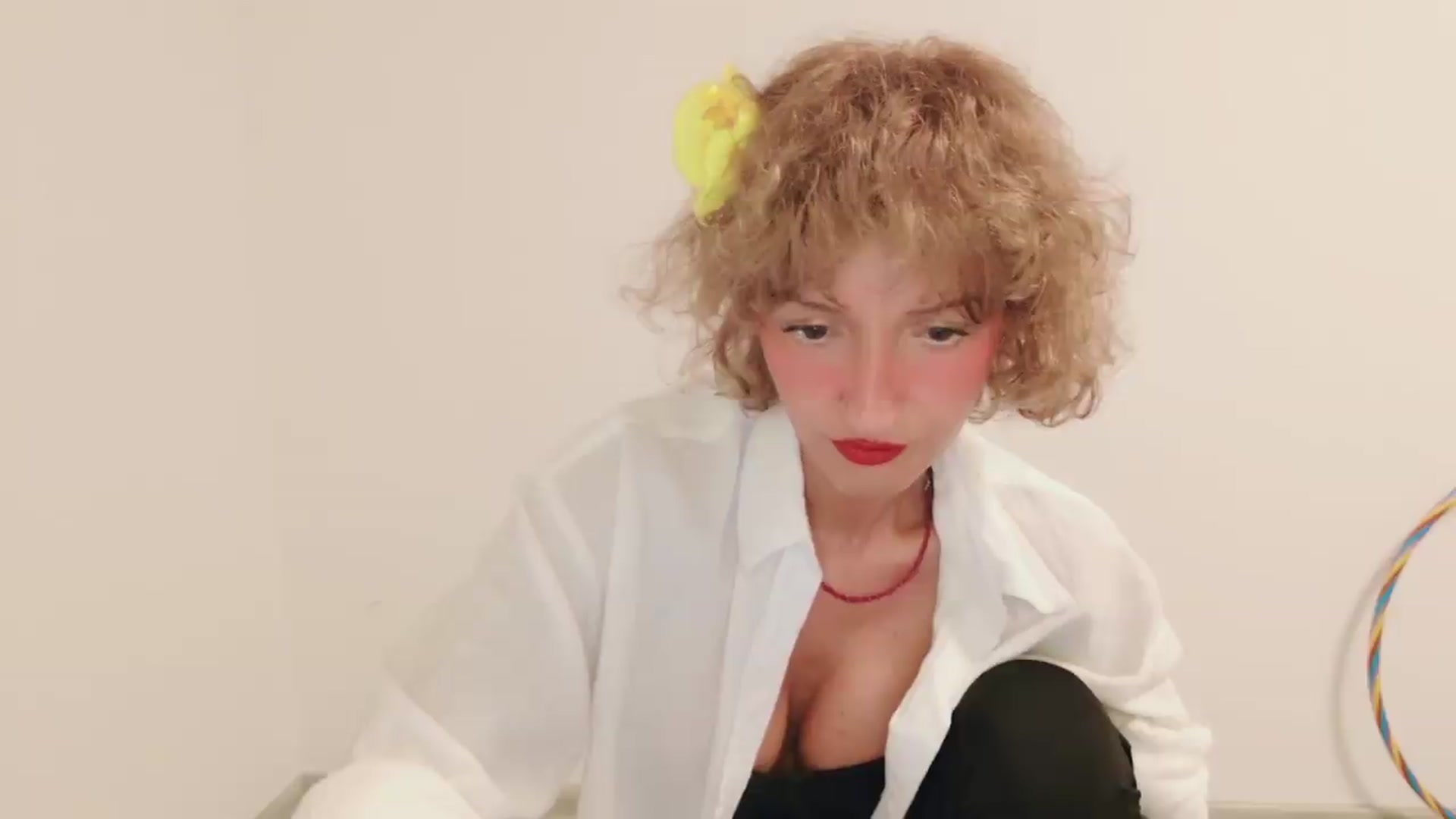 Gallery image thumbnail from Perlaa's myfreecams stream on, 08/16/2026, 02:45 image 8 of 20