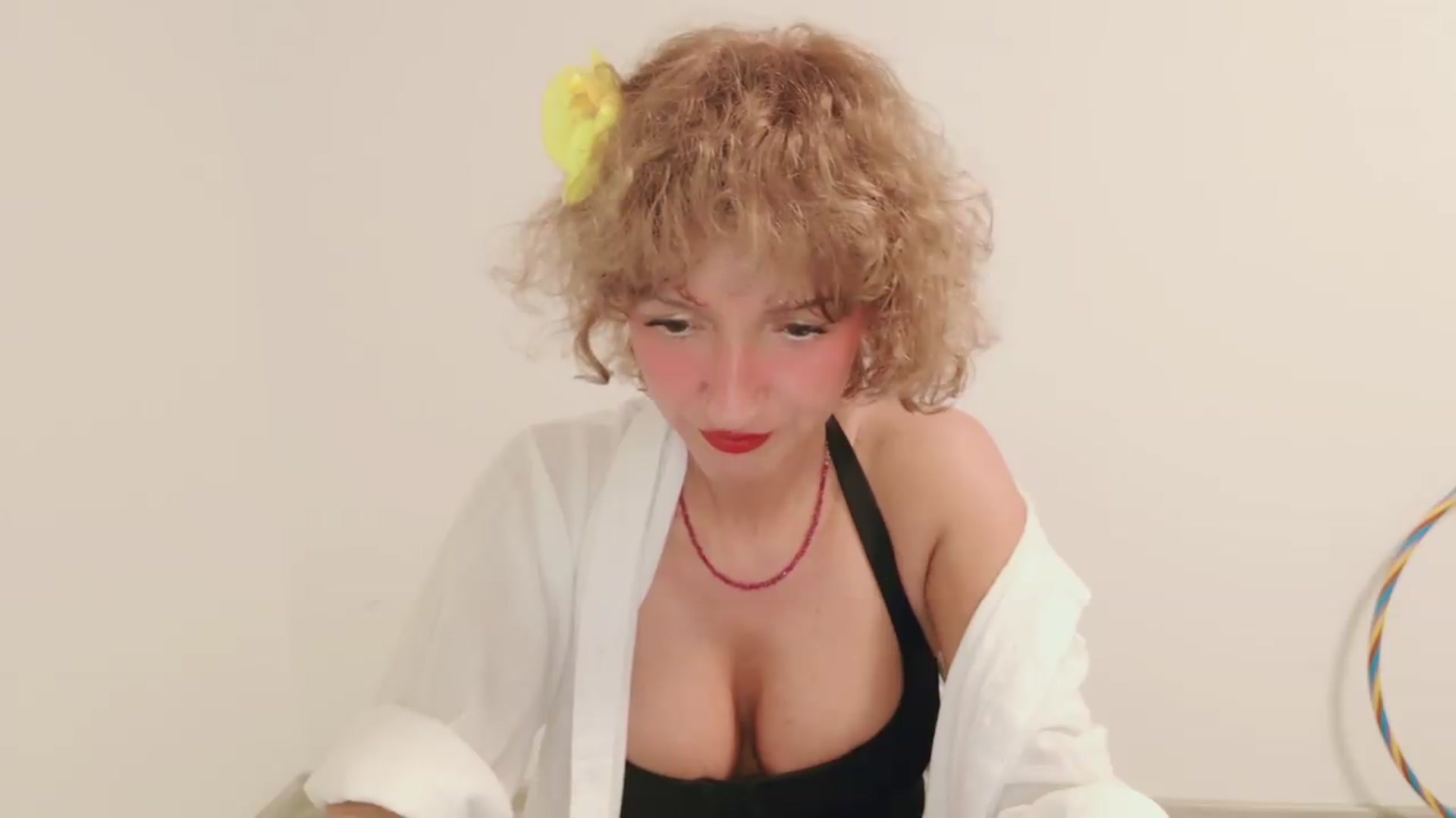 Gallery image thumbnail from Perlaa's myfreecams stream on, 08/16/2026, 02:45 image 9 of 20