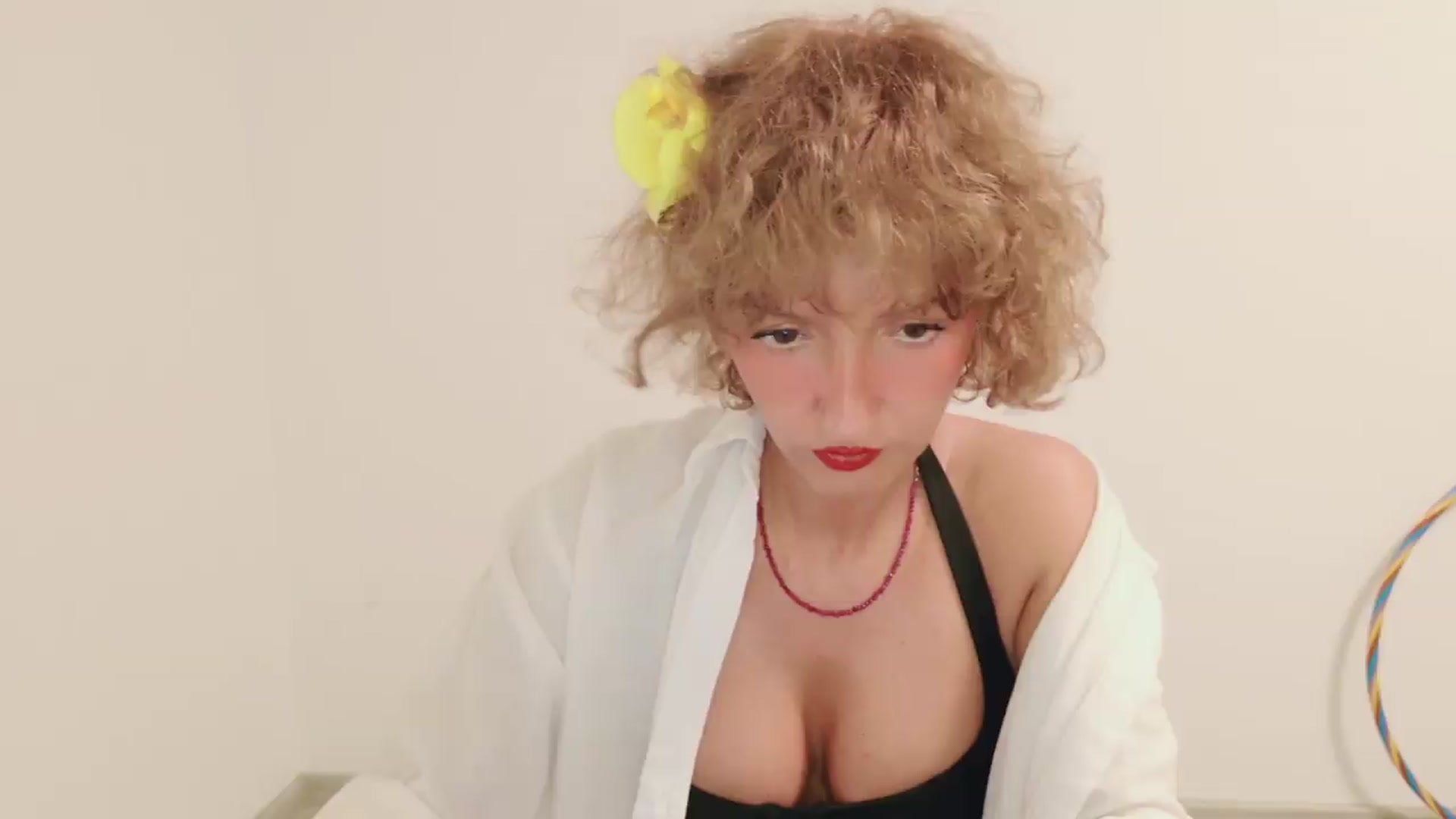 Gallery image thumbnail from Perlaa's myfreecams stream on, 08/16/2026, 02:45 image 4 of 20