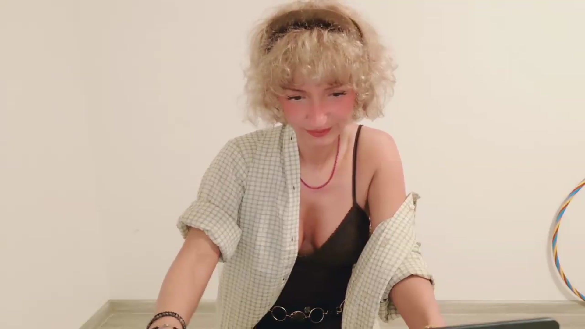 Gallery image thumbnail from Perlaa's myfreecams stream on, 08/29/2026, 18:33 image 20 of 20