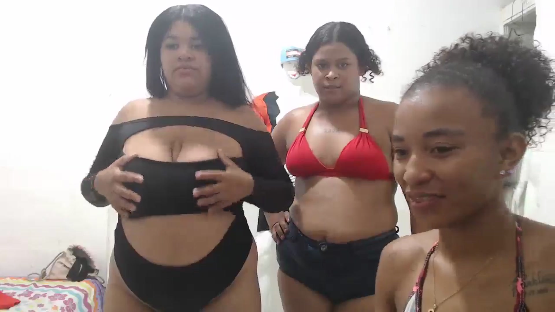 Gallery image thumbnail from Perritavfxxx's myfreecams stream on, 07/02/2025, 18:40 image 7 of 20