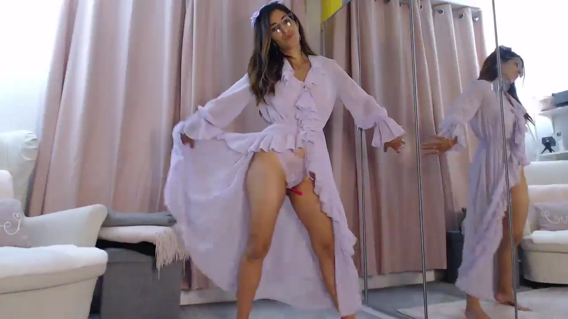 Gallery image thumbnail from PersianGirl's myfreecams stream on, 09/27/2024, 06:35 image 6 of 20