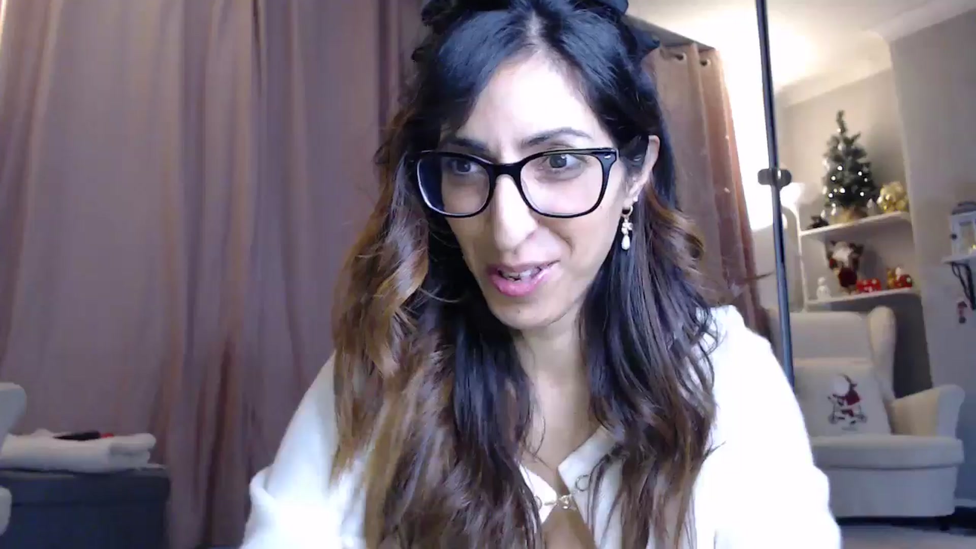 Gallery image thumbnail from PersianGirl's myfreecams stream on, 12/16/2024, 06:03 image 2 of 20