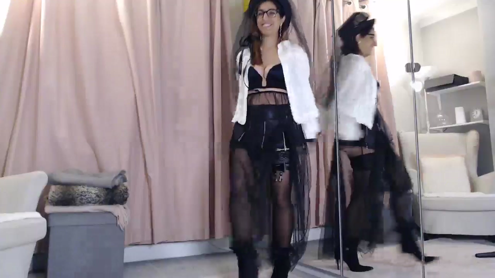Gallery image thumbnail from PersianGirl's myfreecams stream on, 01/05/2025, 06:02 image 13 of 20
