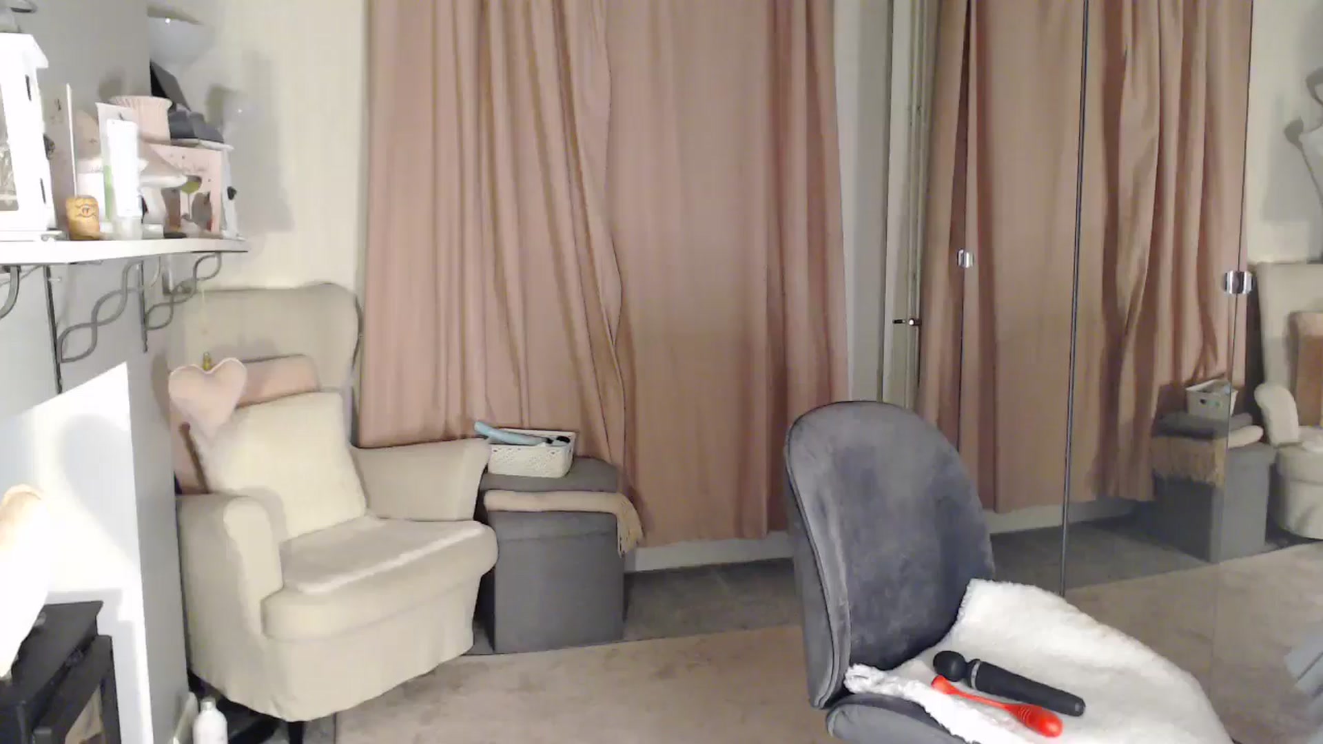 Gallery image thumbnail from PersianGirl's myfreecams stream on, 01/12/2025, 08:48 image 15 of 20