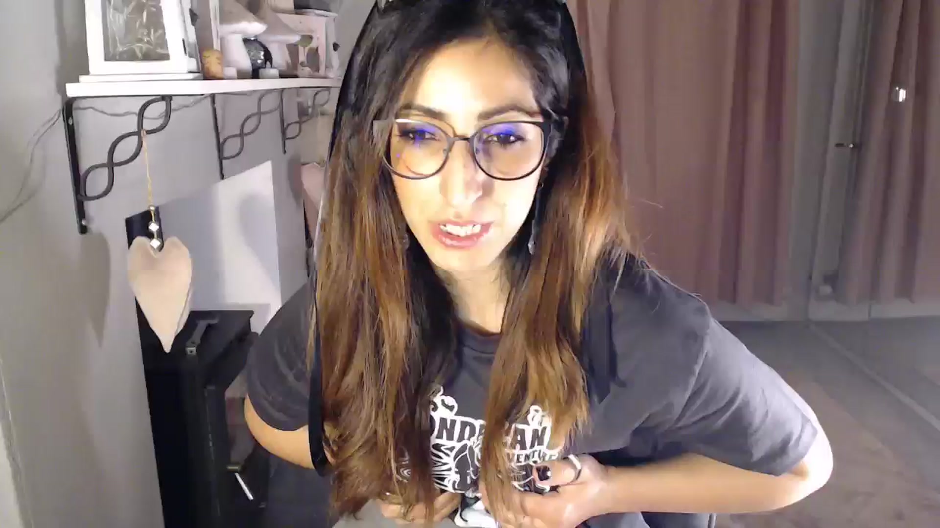 Gallery image thumbnail from PersianGirl's myfreecams stream on, 01/12/2025, 08:48 image 2 of 20