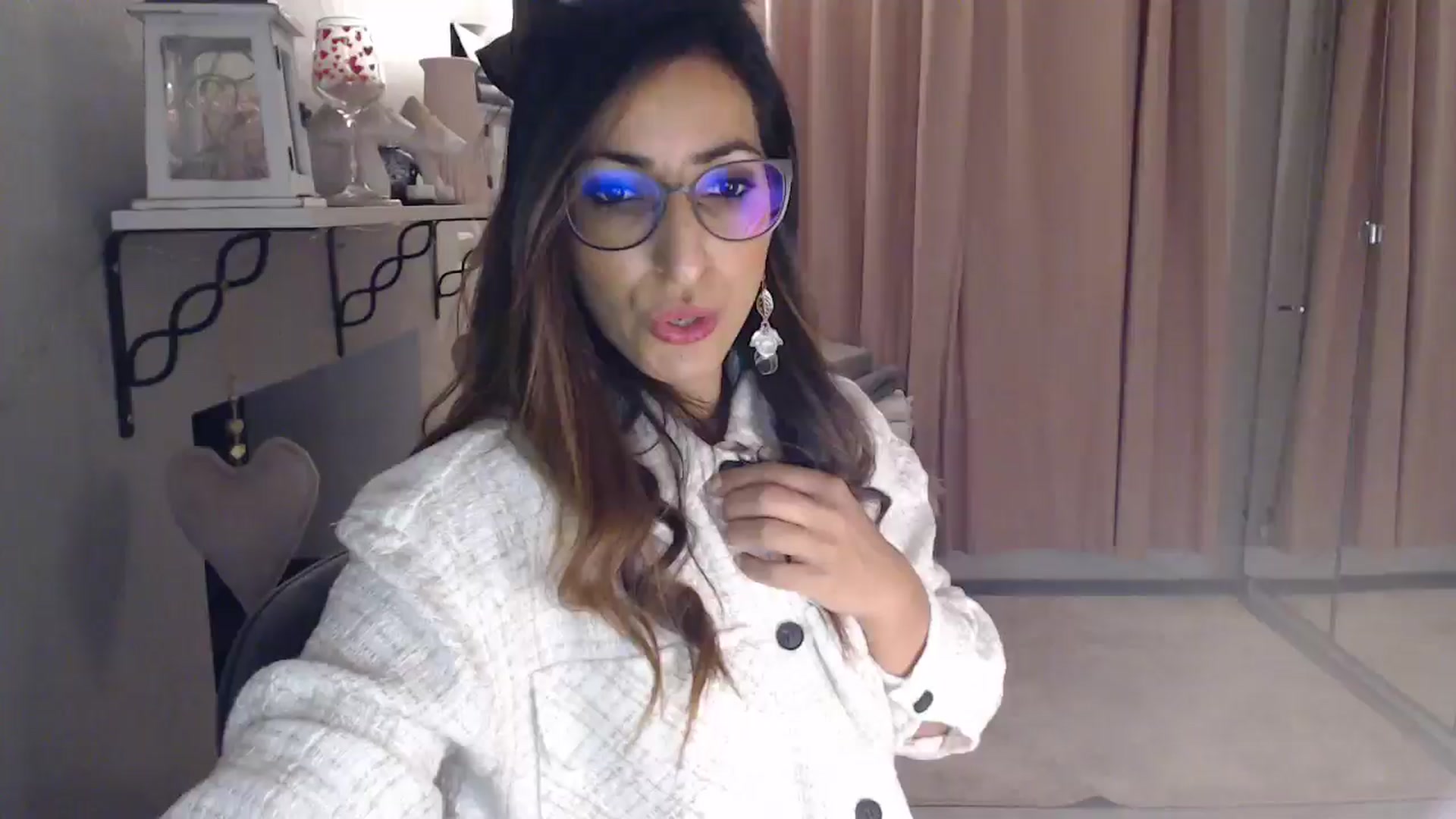 Gallery image thumbnail from PersianGirl's myfreecams stream on, 01/19/2025, 05:28 image 1 of 20