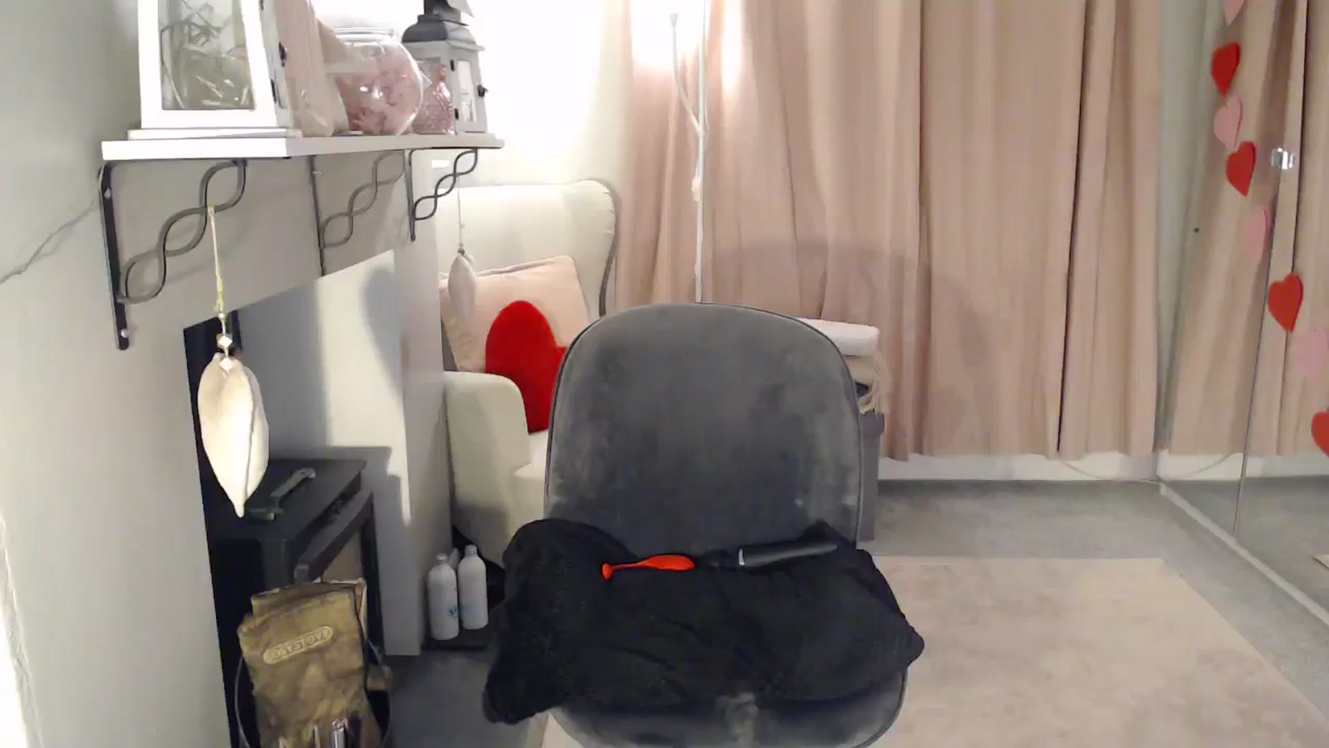 Gallery image thumbnail from PersianGirl's myfreecams stream on, 02/17/2025, 05:26 image 7 of 20