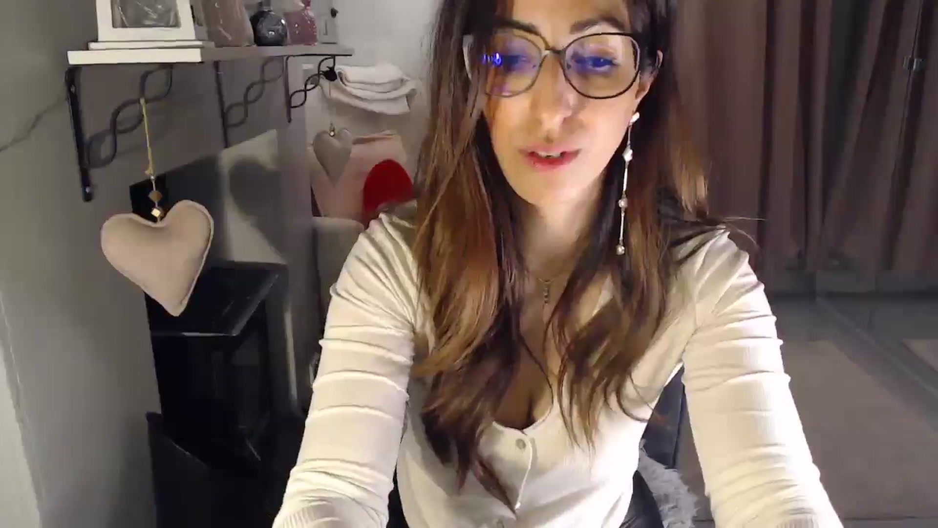 Gallery image thumbnail from PersianGirl's myfreecams stream on, 03/23/2025, 07:02 image 6 of 20