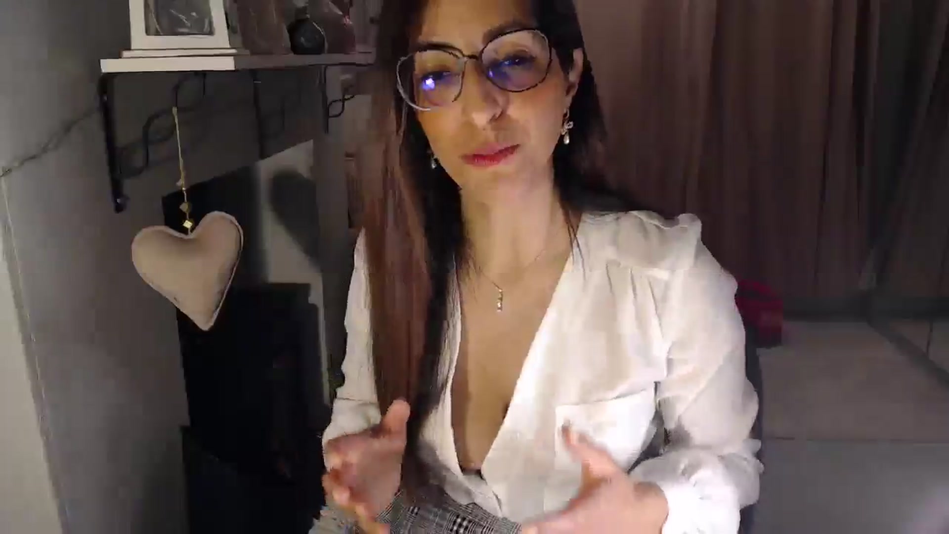 Gallery image thumbnail from PersianGirl's myfreecams stream on, 03/28/2025, 03:00 image 6 of 20