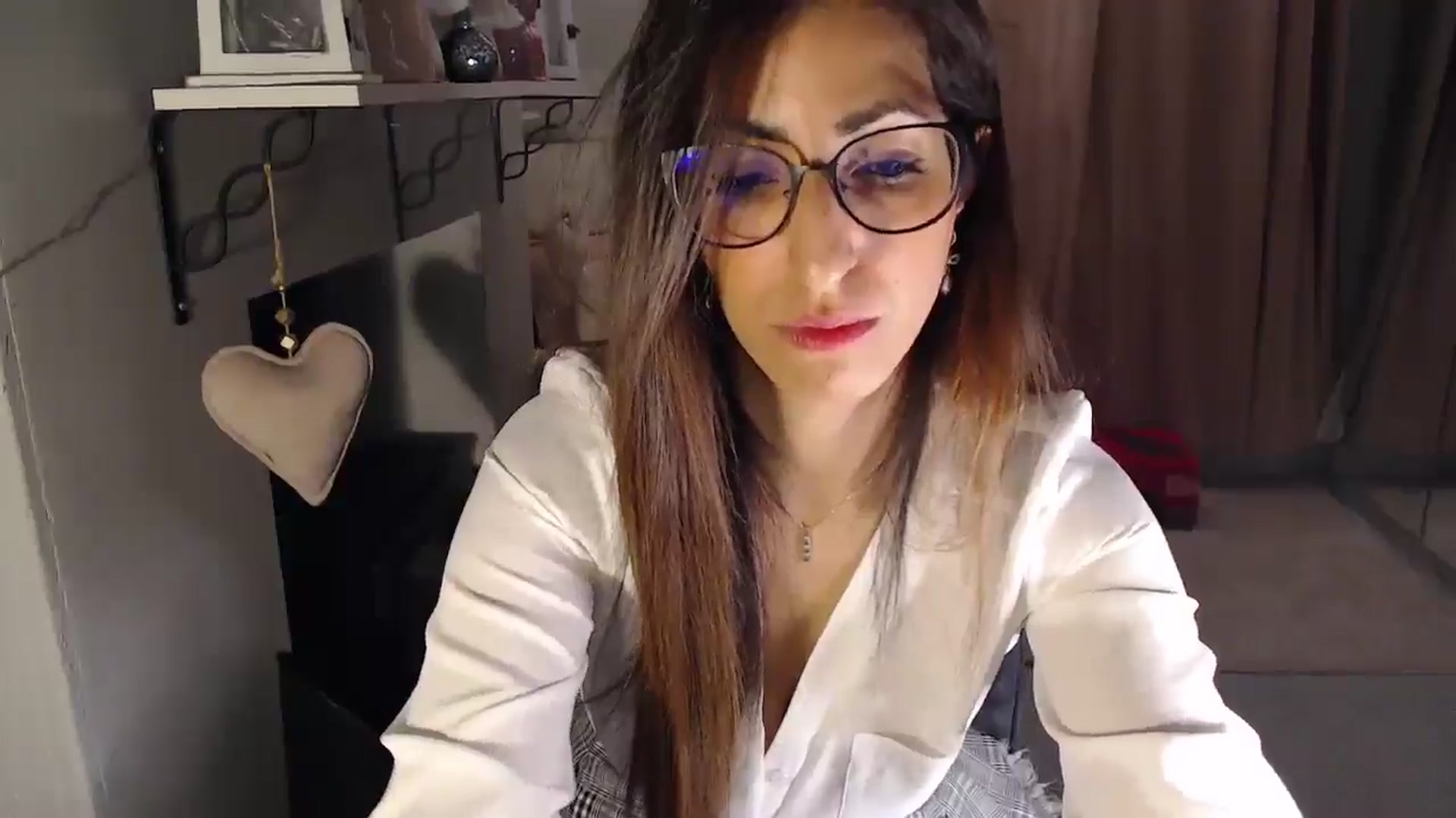 Gallery image thumbnail from PersianGirl's myfreecams stream on, 03/28/2025, 03:00 image 12 of 20