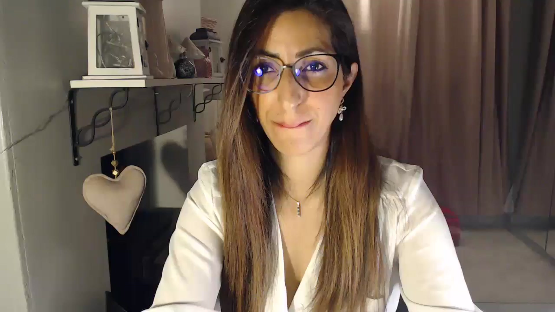 Gallery image thumbnail from PersianGirl's myfreecams stream on, 03/28/2025, 03:00 image 2 of 20
