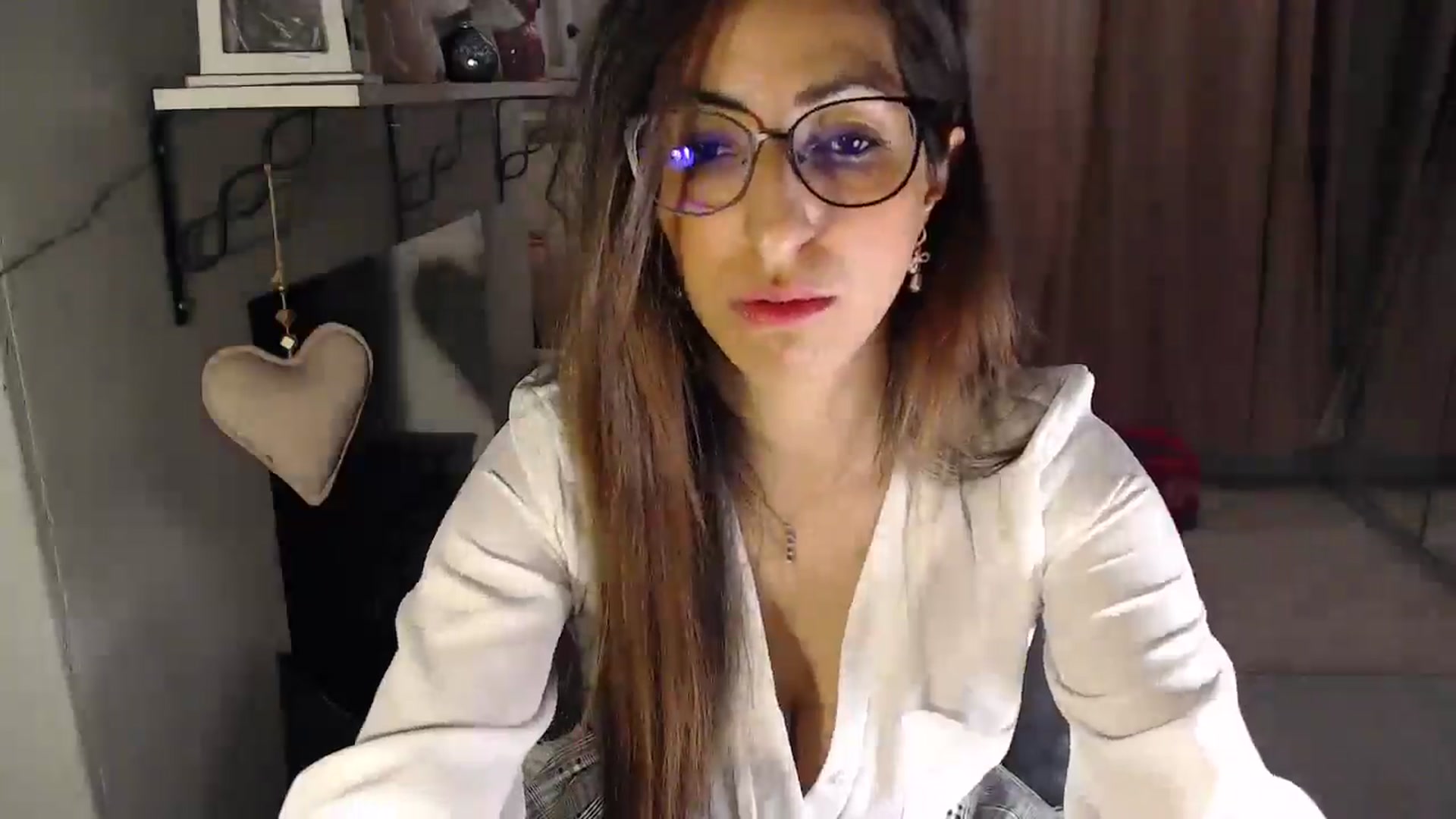 Gallery image thumbnail from PersianGirl's myfreecams stream on, 03/28/2025, 03:00 image 10 of 20