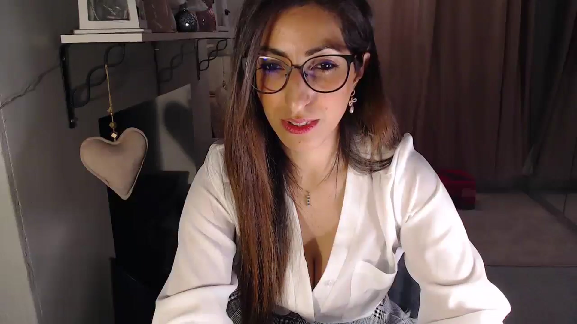 Gallery image thumbnail from PersianGirl's myfreecams stream on, 03/28/2025, 03:00 image 9 of 20