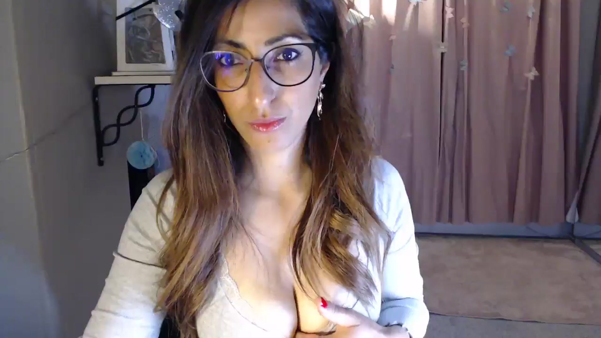 Gallery image thumbnail from PersianGirl's myfreecams stream on, 04/06/2025, 05:39 image 2 of 20