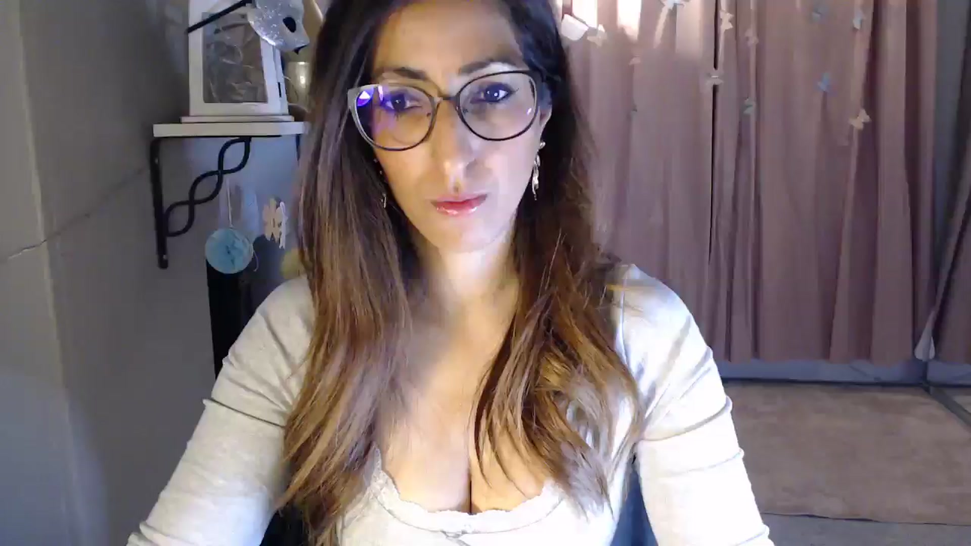Gallery image thumbnail from PersianGirl's myfreecams stream on, 04/06/2025, 05:39 image 1 of 20