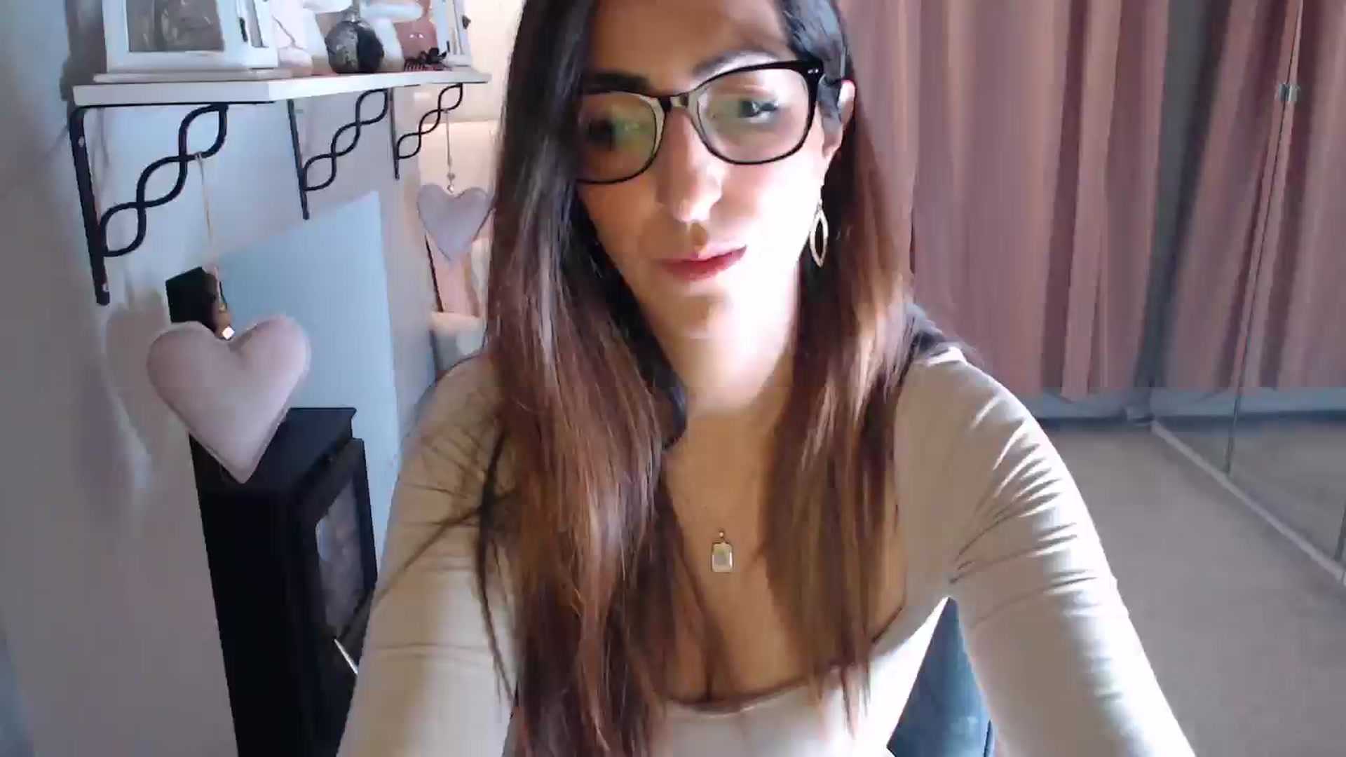 Gallery image thumbnail from PersianGirl's myfreecams stream on, 05/19/2025, 03:17 image 1 of 20