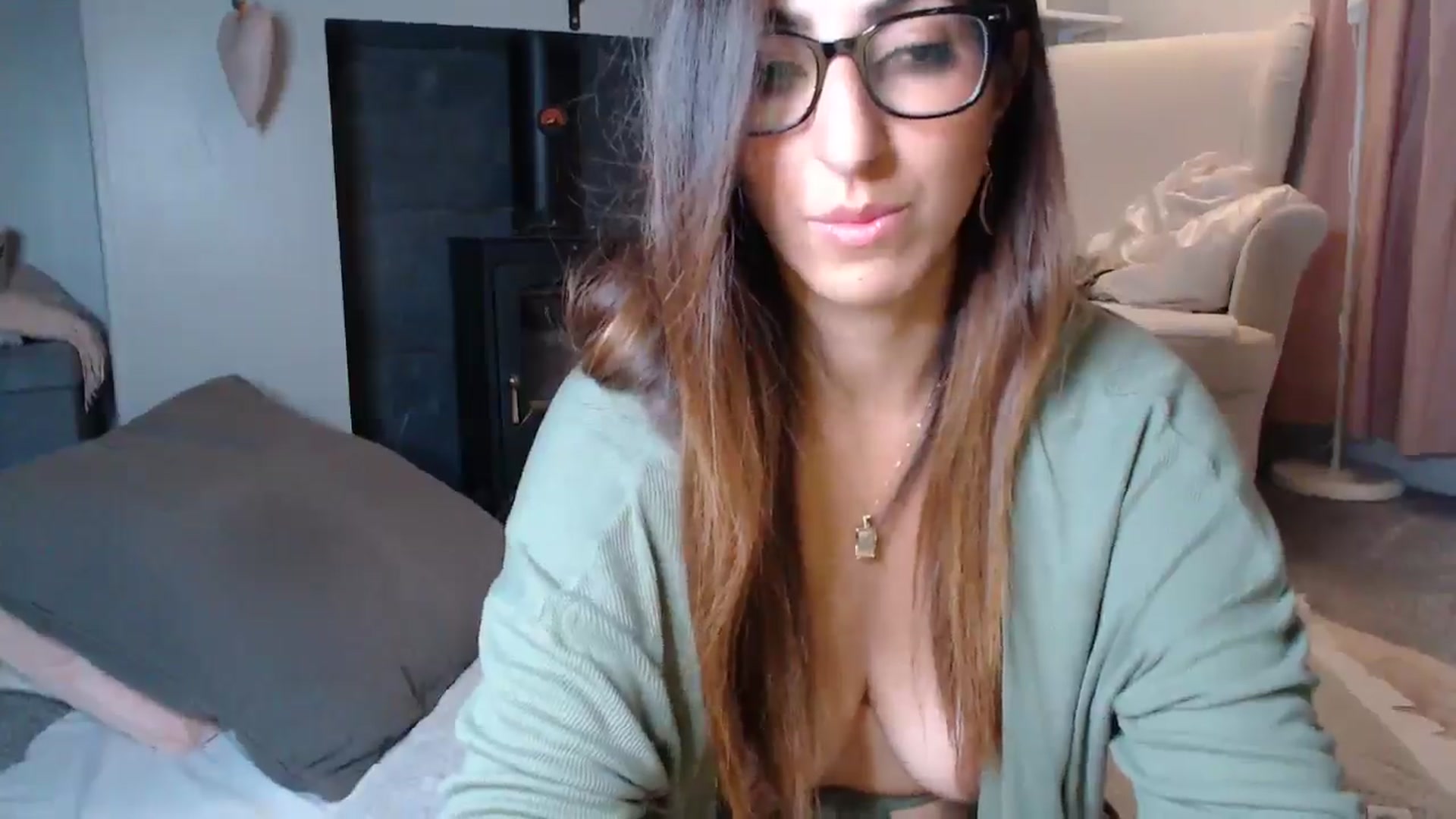 Gallery image thumbnail from PersianGirl's myfreecams stream on, 05/19/2025, 05:12 image 7 of 20