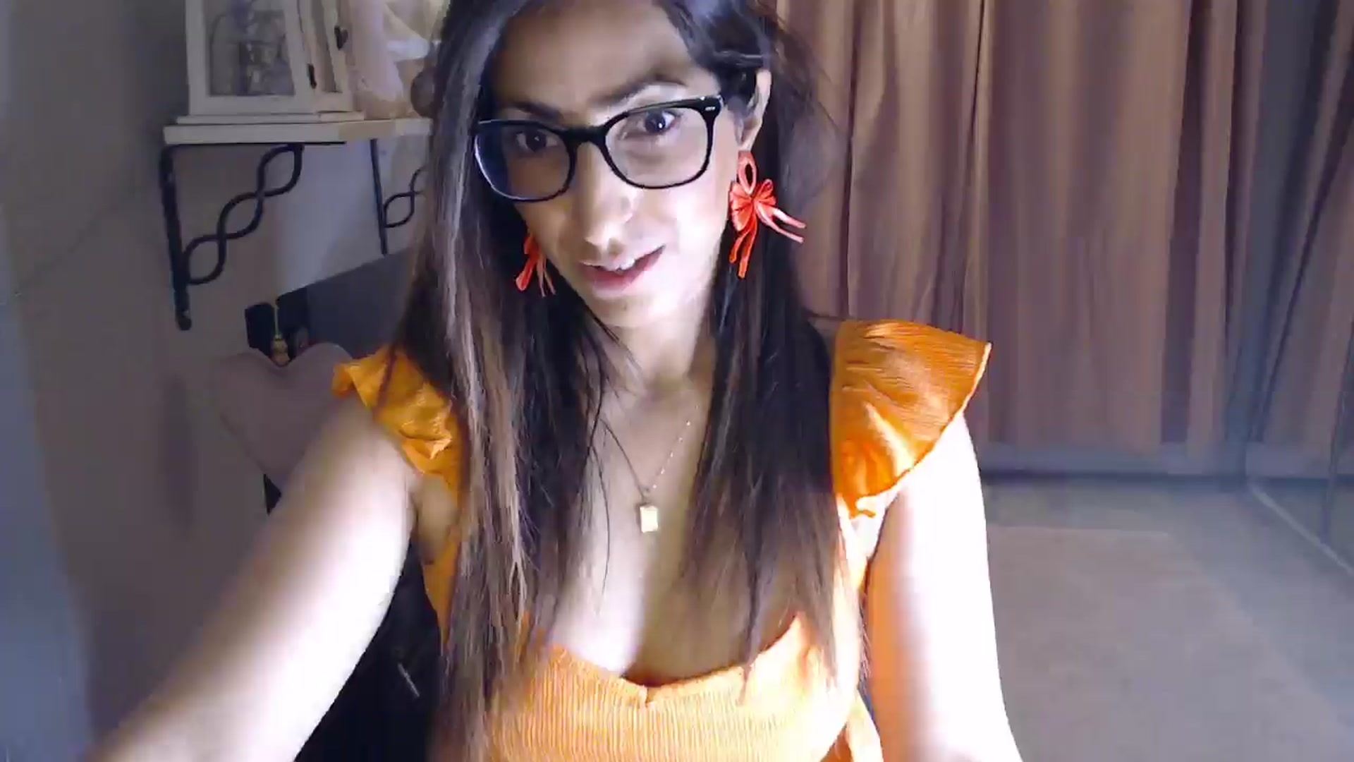 Gallery image thumbnail from PersianGirl's myfreecams stream on, 06/06/2025, 01:35 image 12 of 20