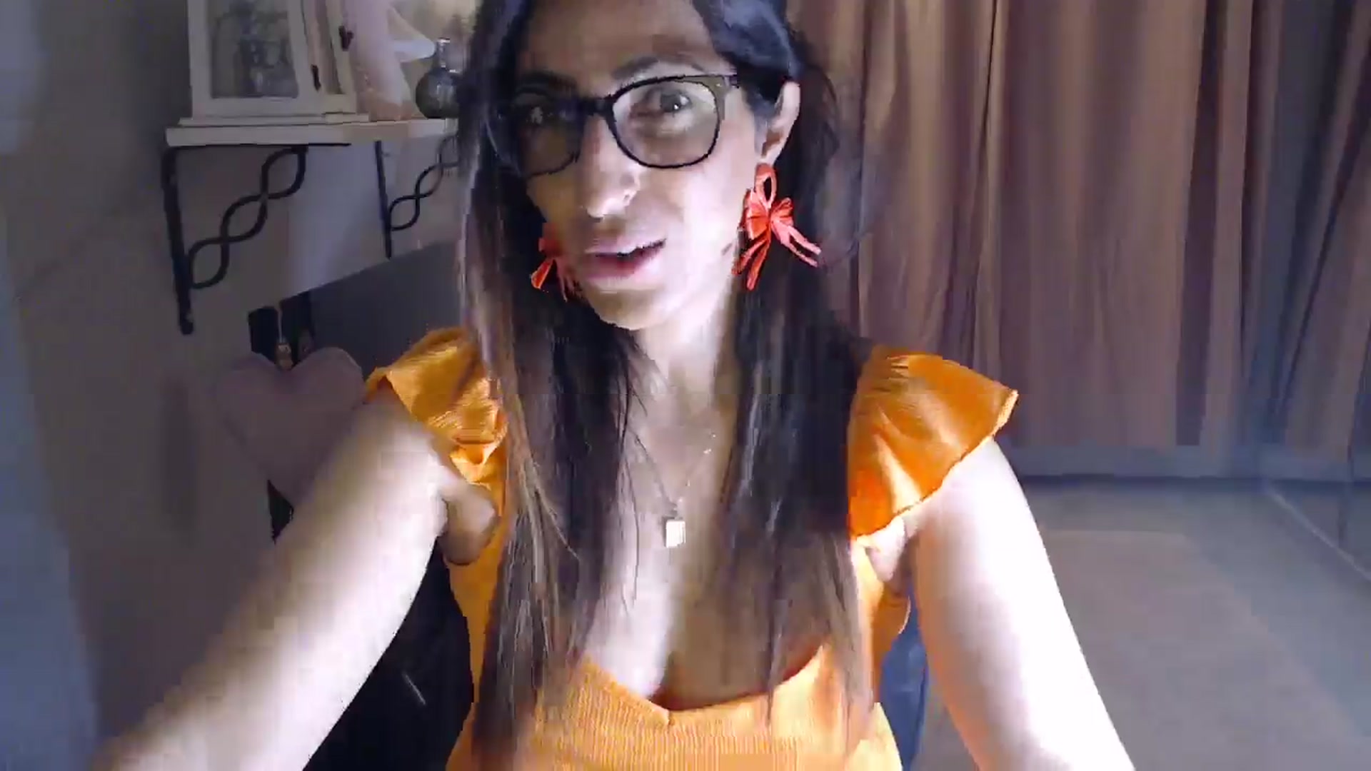 Gallery image thumbnail from PersianGirl's myfreecams stream on, 06/06/2025, 01:35 image 13 of 20