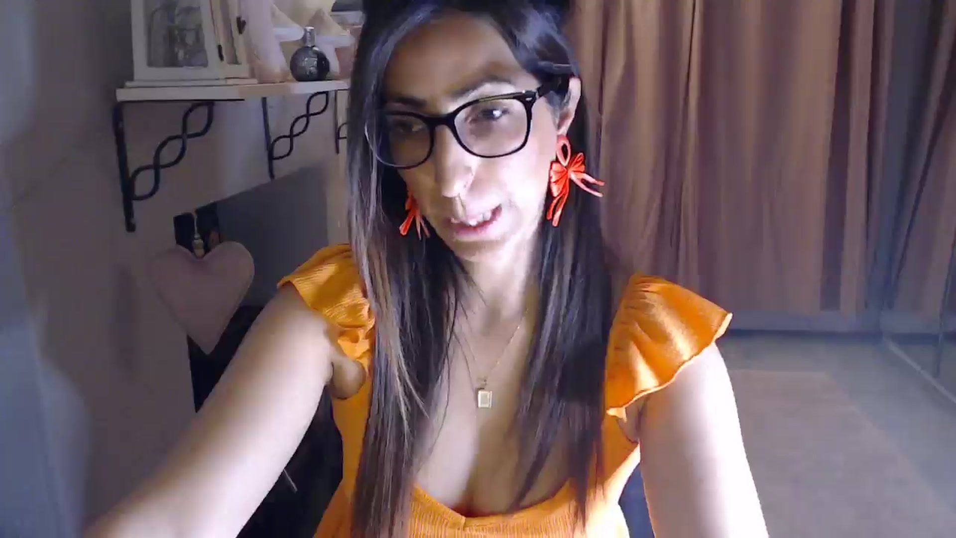 Gallery image thumbnail from PersianGirl's myfreecams stream on, 06/06/2025, 01:35 image 16 of 20