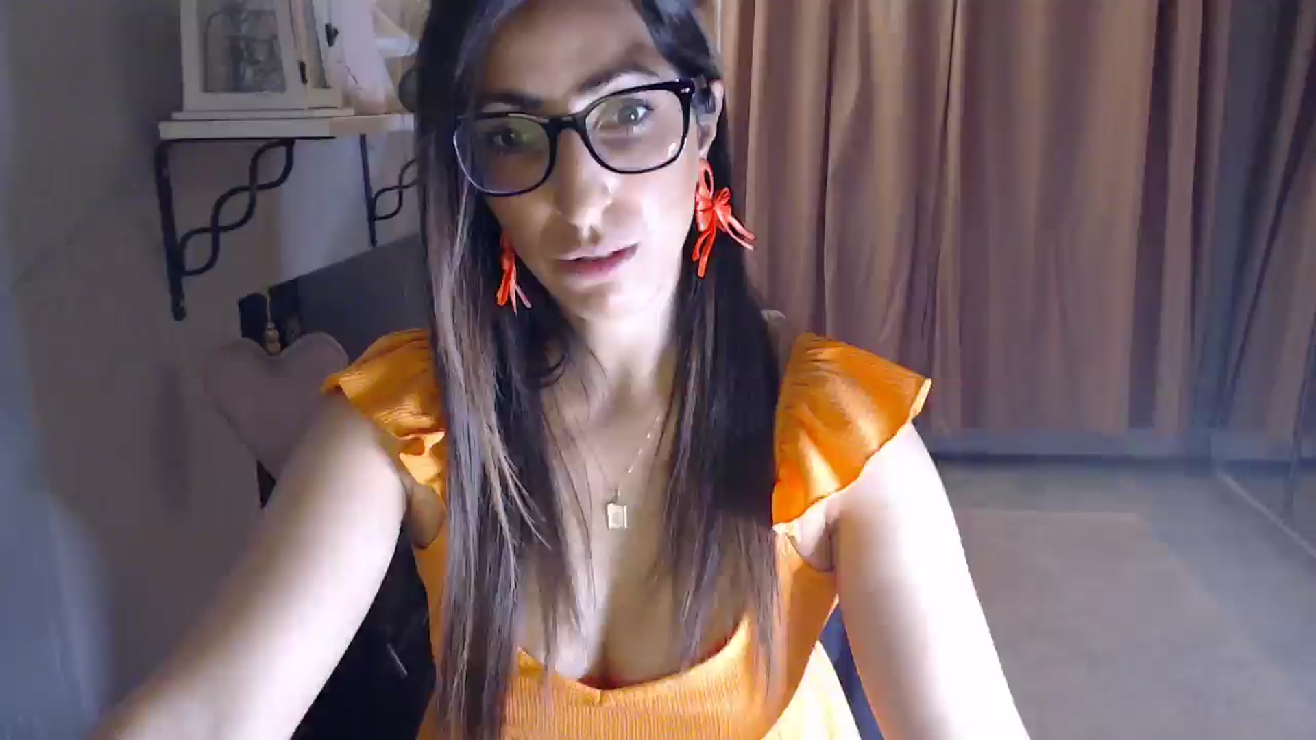 Gallery image thumbnail from PersianGirl's myfreecams stream on, 06/06/2025, 01:35 image 6 of 20