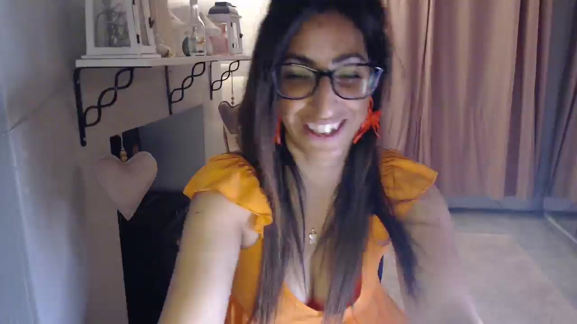 Gallery image thumbnail from PersianGirl's myfreecams stream on, 06/06/2025, 04:46 image 4 of 20