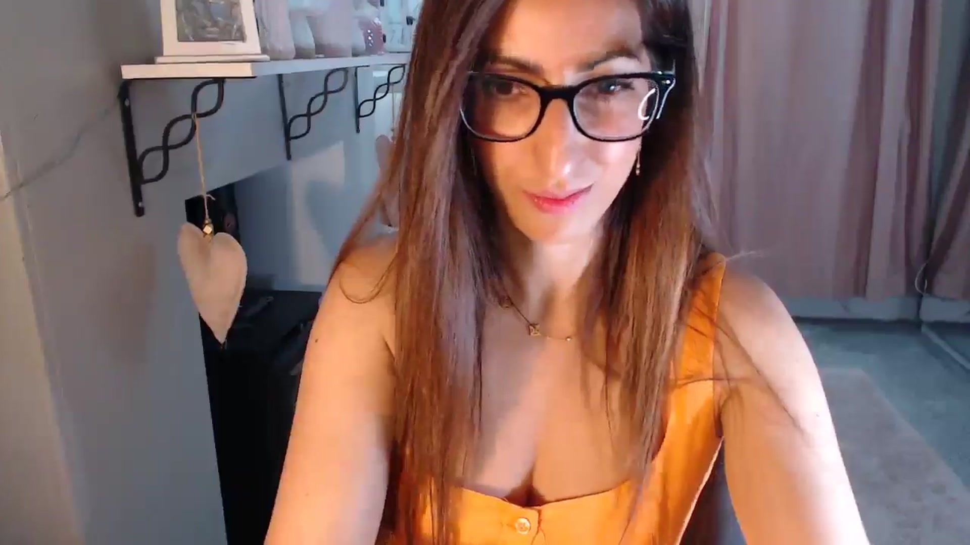 Gallery image thumbnail from PersianGirl's myfreecams stream on, 06/15/2025, 03:43 image 3 of 20
