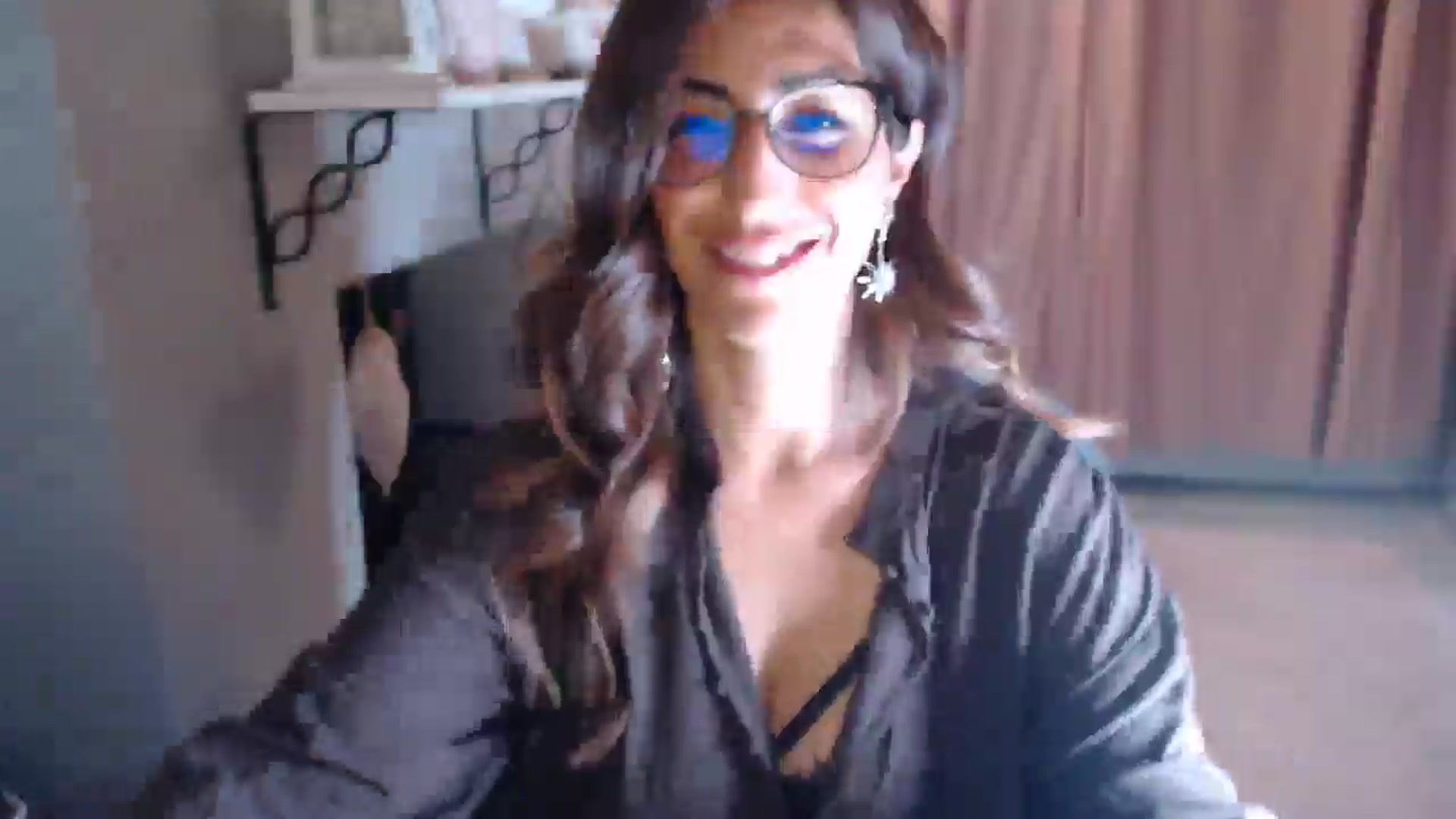 Gallery image thumbnail from PersianGirl's myfreecams stream on, 06/27/2025, 02:52 image 6 of 20