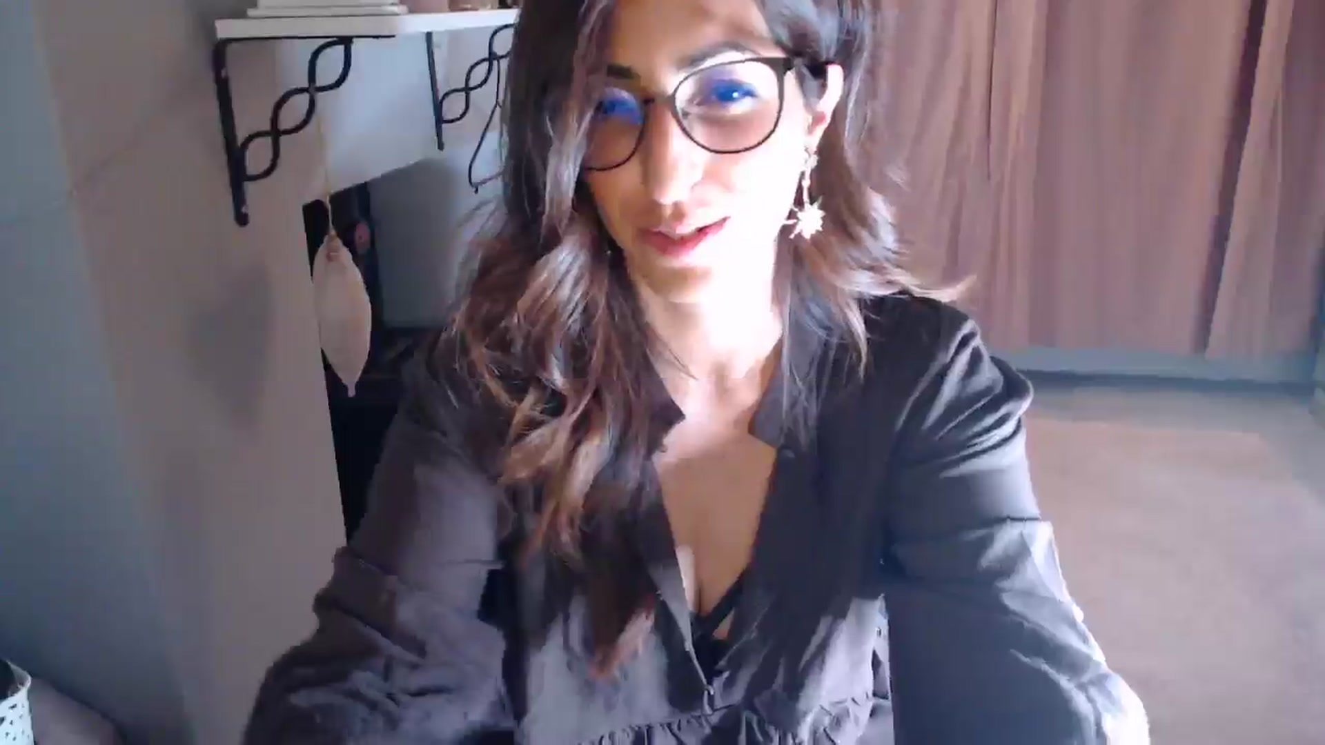 Gallery image thumbnail from PersianGirl's myfreecams stream on, 06/27/2025, 02:52 image 3 of 20
